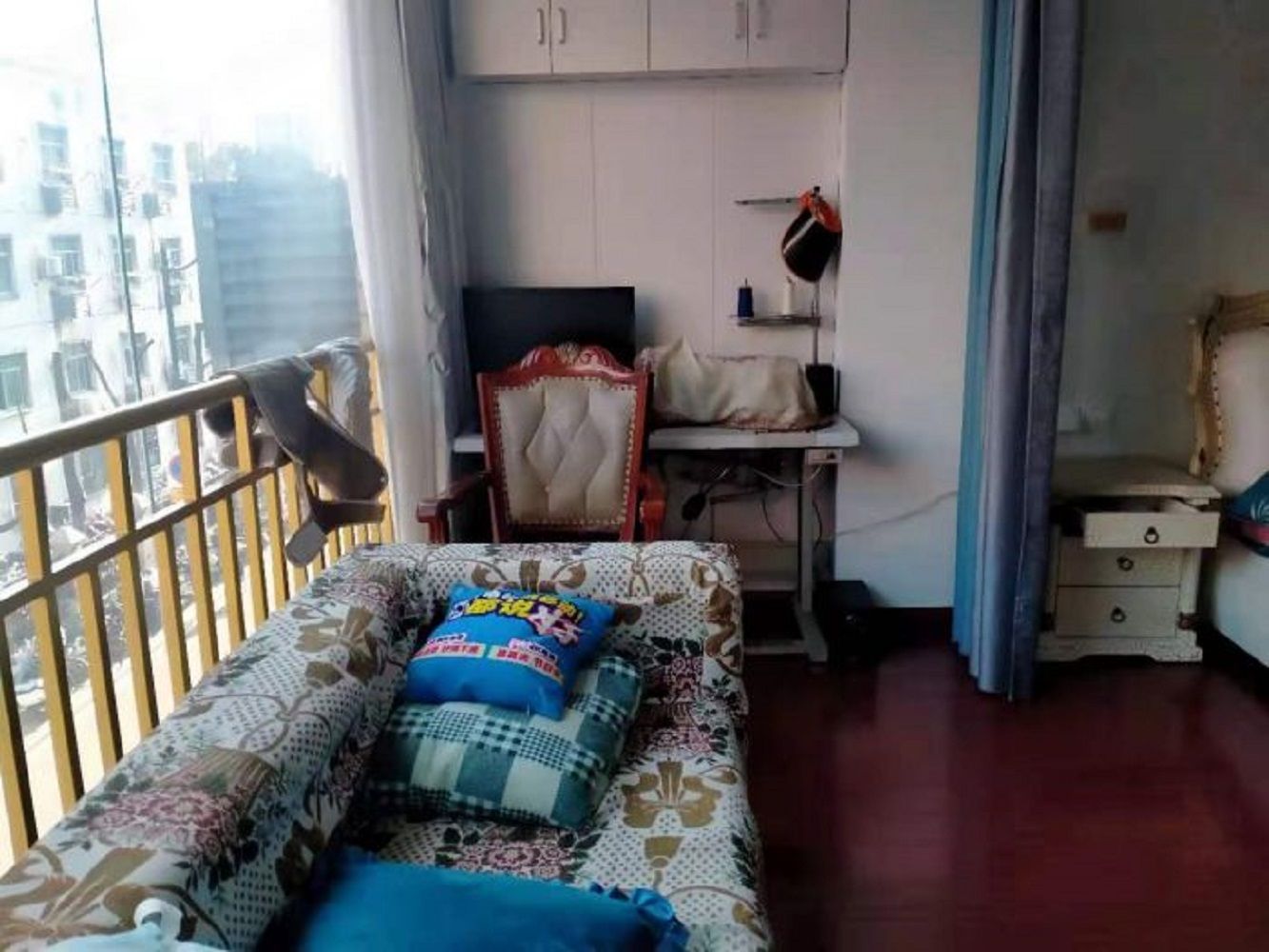金城大厦 4室2厅2卫 180m&sup2;