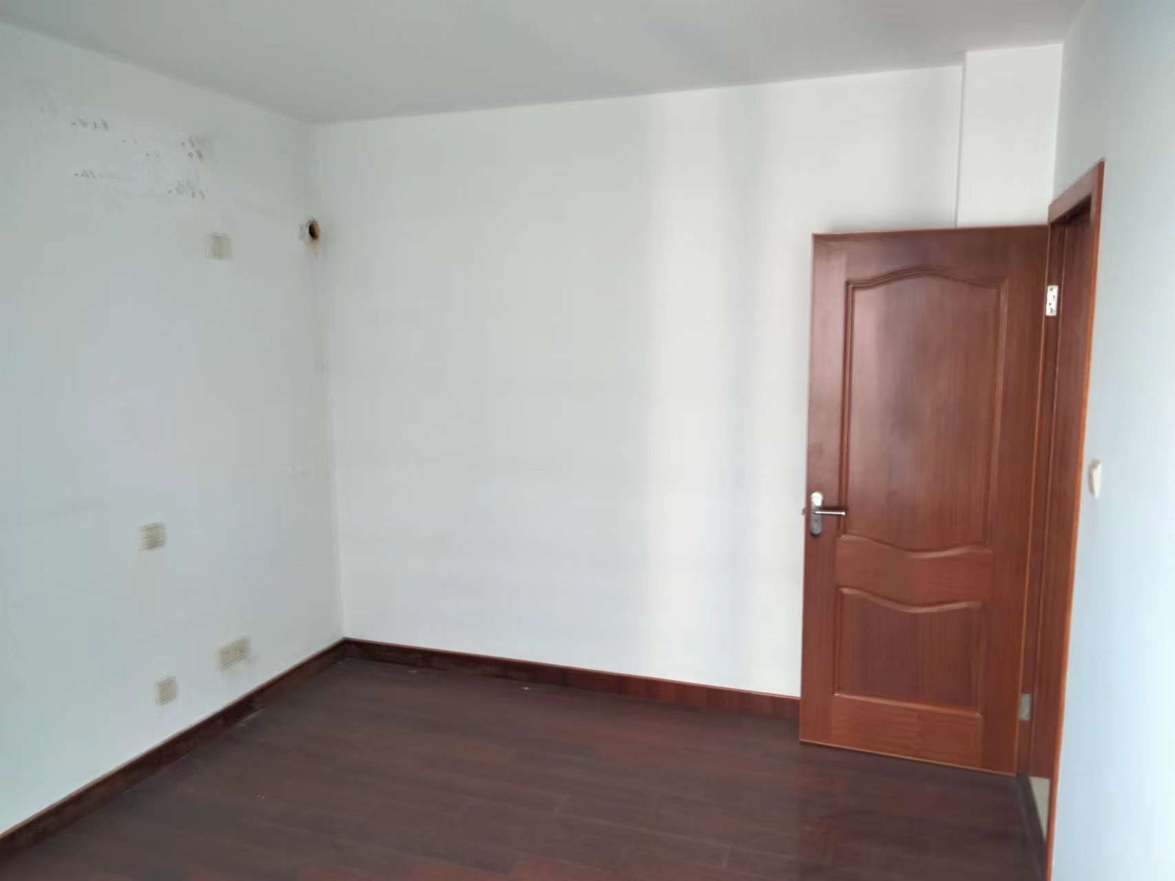 凤凰莱茵苑 4室2厅2卫 163m&sup2;
