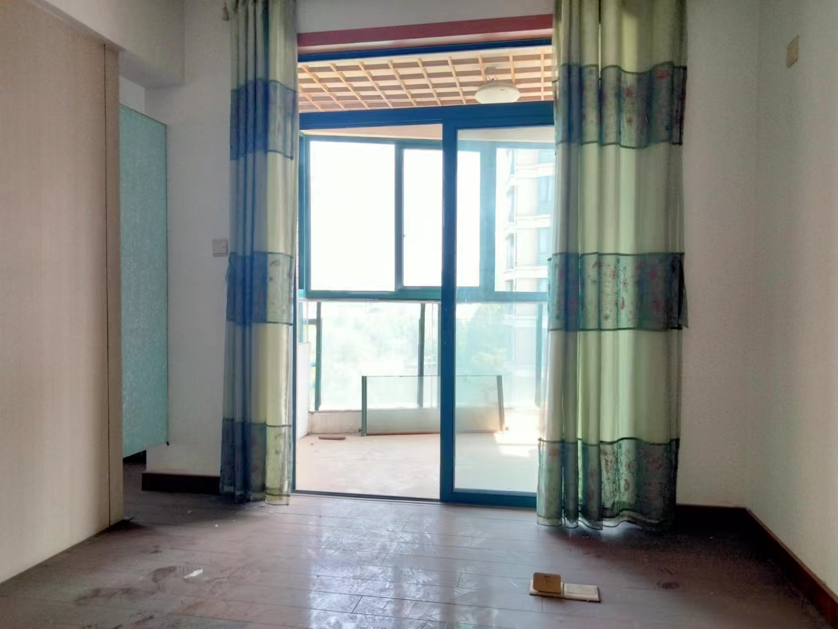 凤凰莱茵苑 4室2厅2卫 163m&sup2;