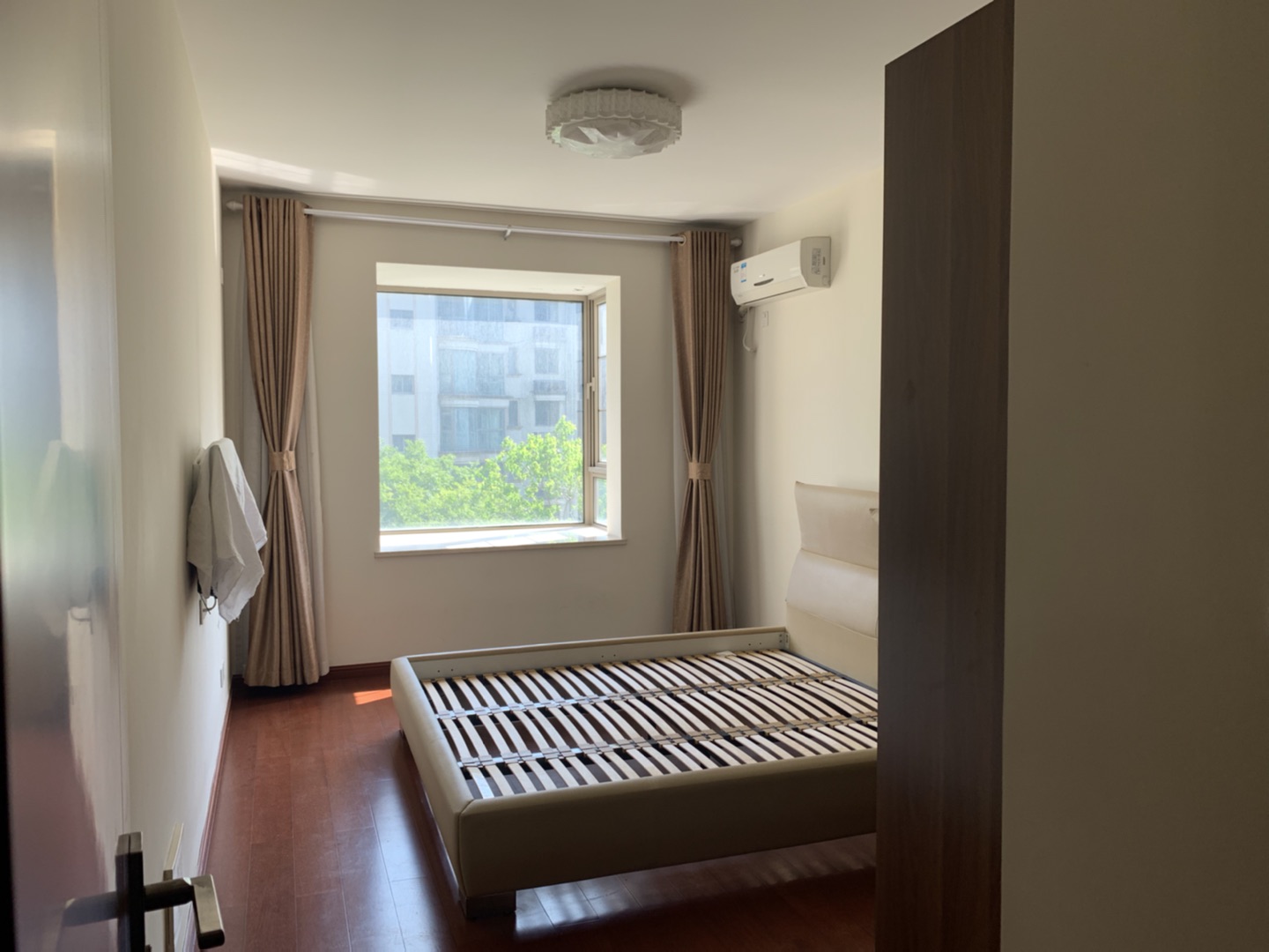 优山美地花园北区 3室2厅2卫 141m&sup2;