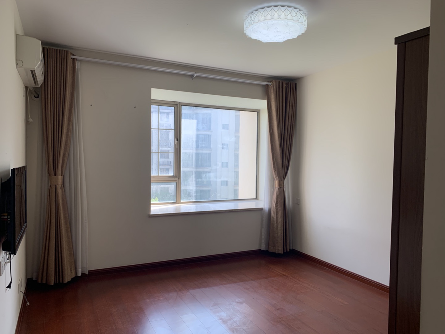 优山美地花园北区 3室2厅2卫 141m&sup2;