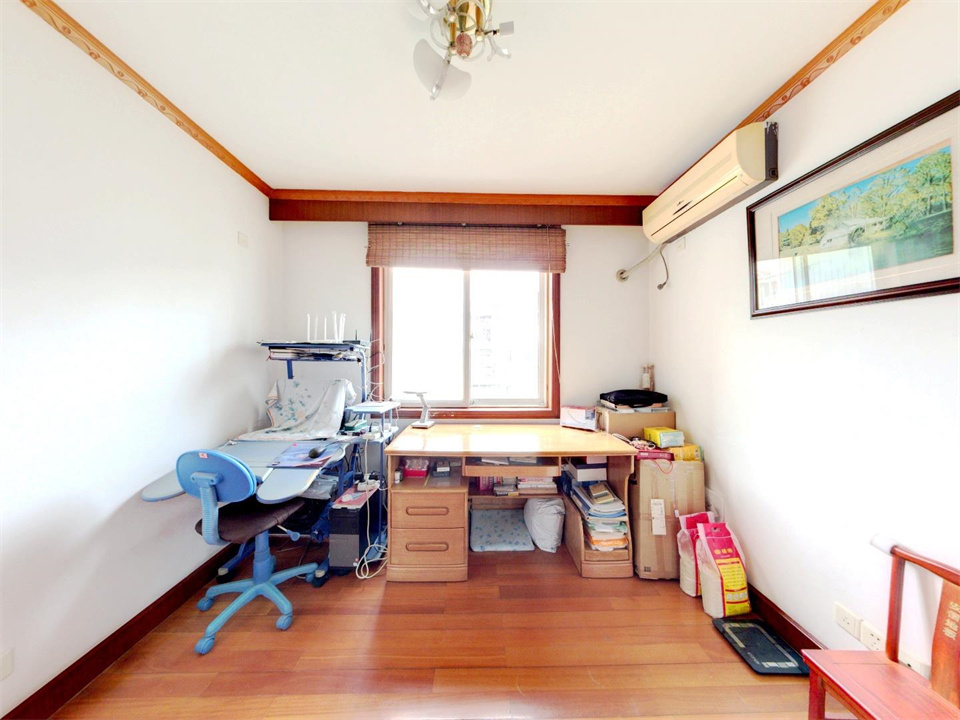 朝晖花园 3室2厅1卫 99.65m&sup2;