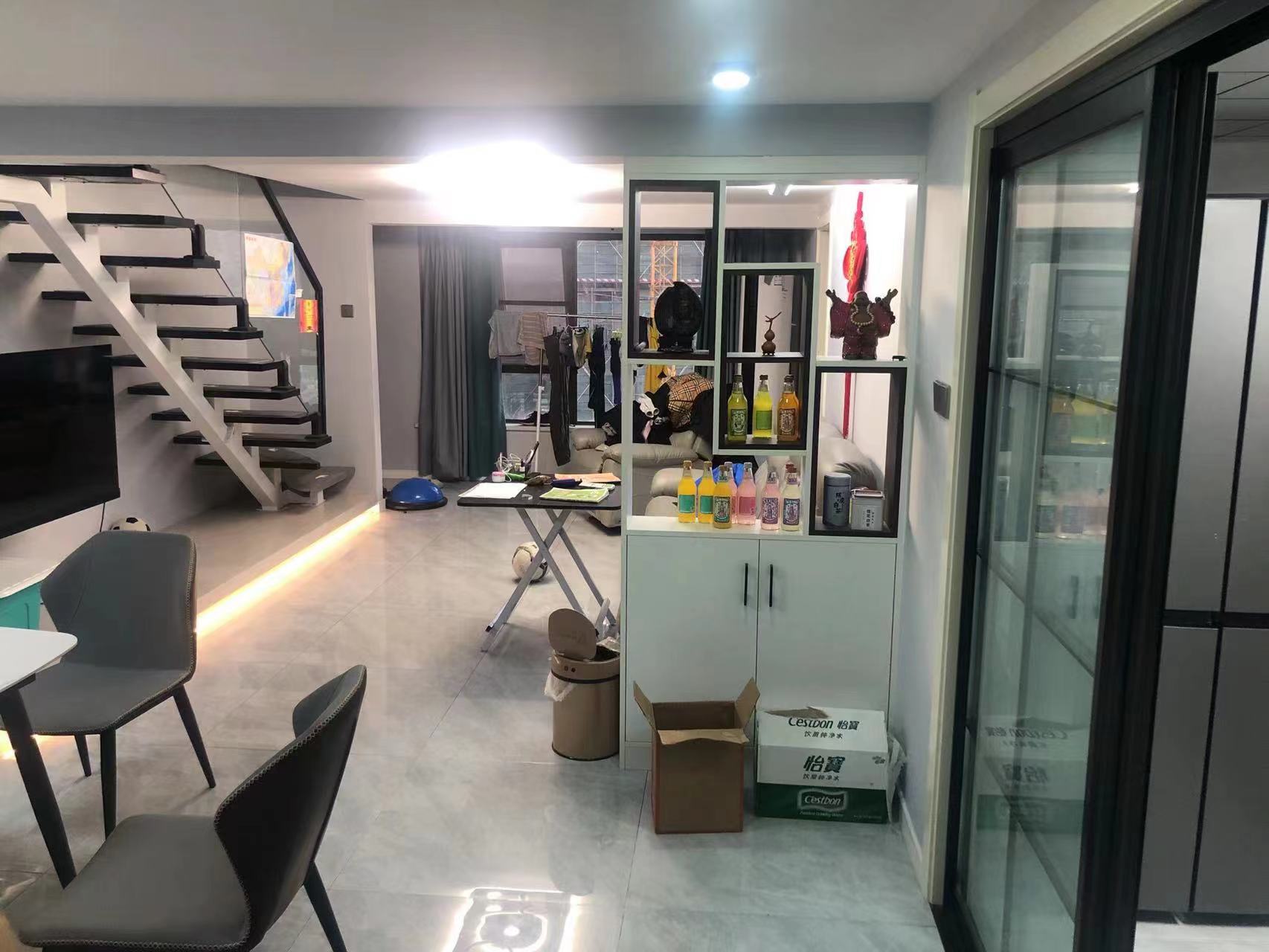 纽约时代 3室2厅1卫 60.00m²
