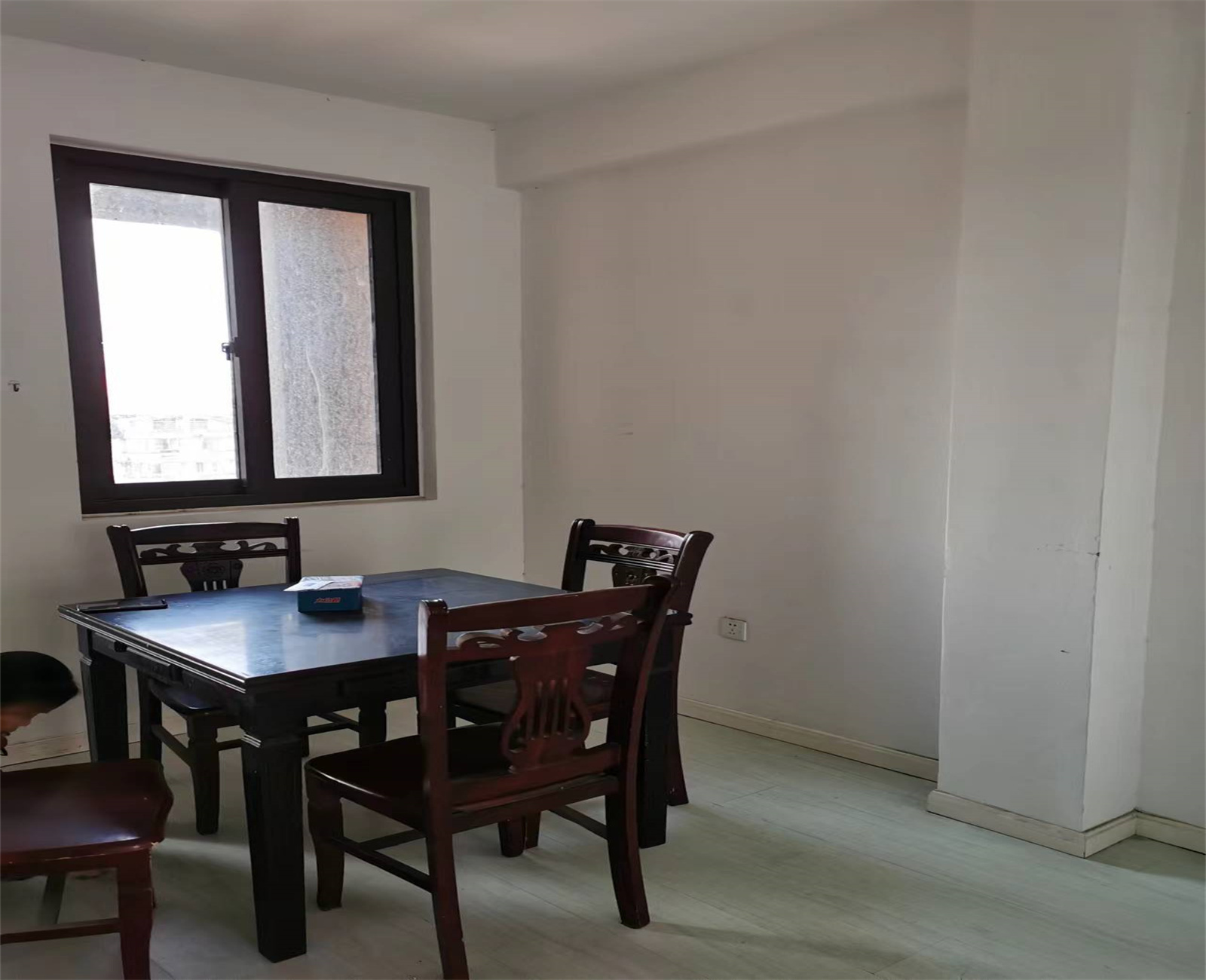 莱茵河畔 3室2厅1卫 135m&sup2;