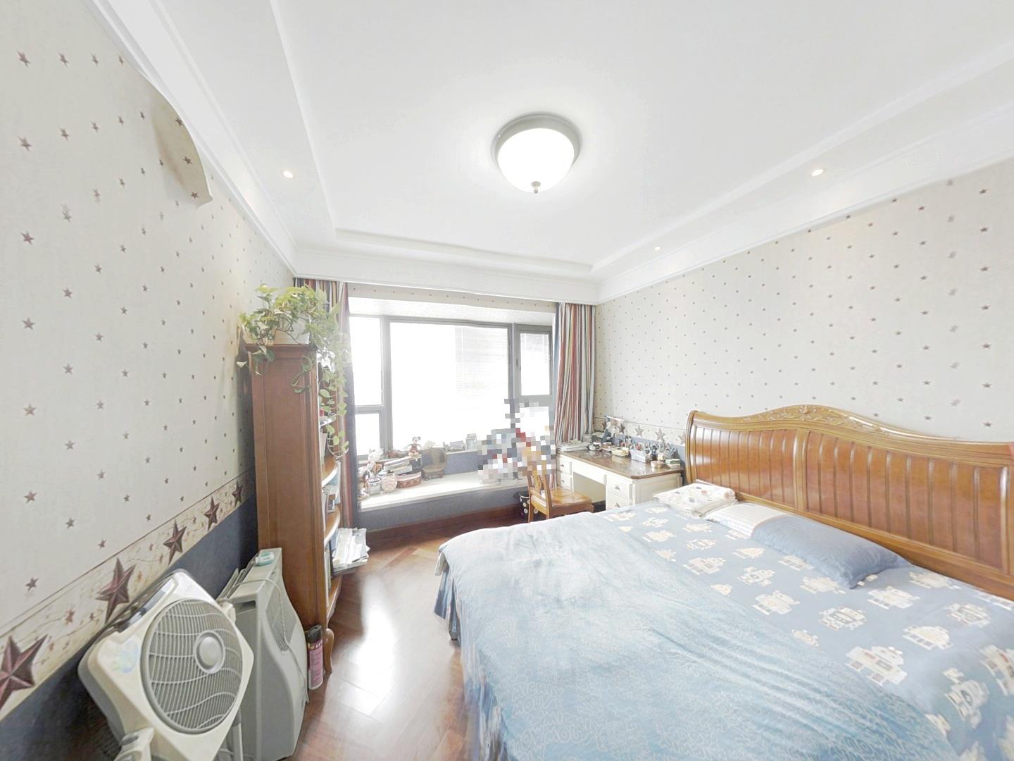 圆融广场公馆 4室2厅2卫 186m&sup2;