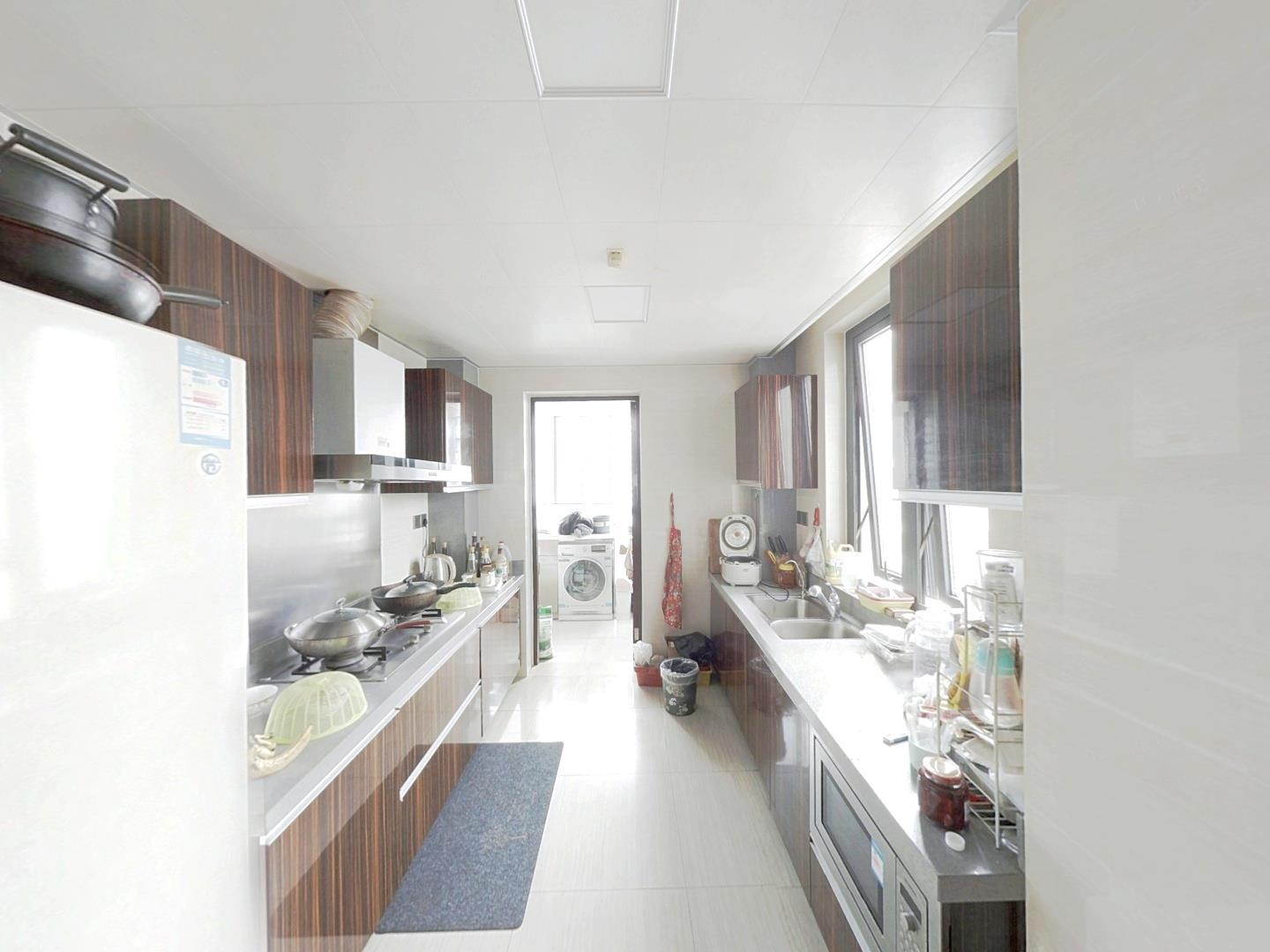 圆融广场公馆 4室2厅2卫 186m&sup2;