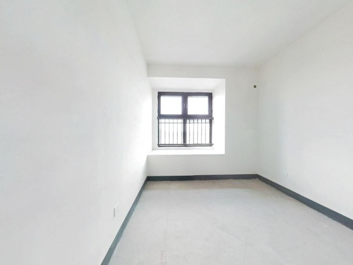 绿地新里城 3室2厅1卫 92m&sup2;