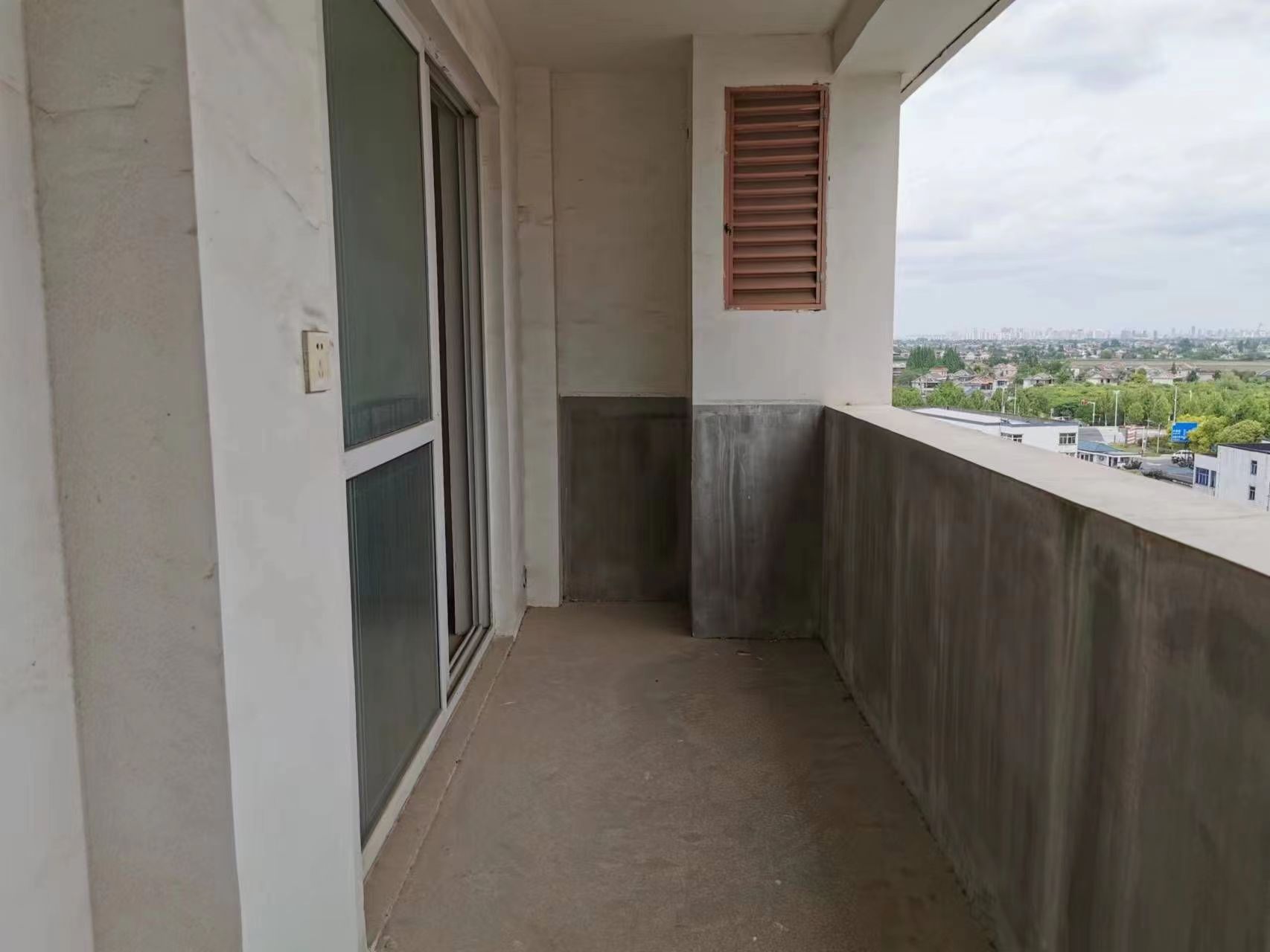 兴飞花苑 4室2厅1卫 153m&sup2;