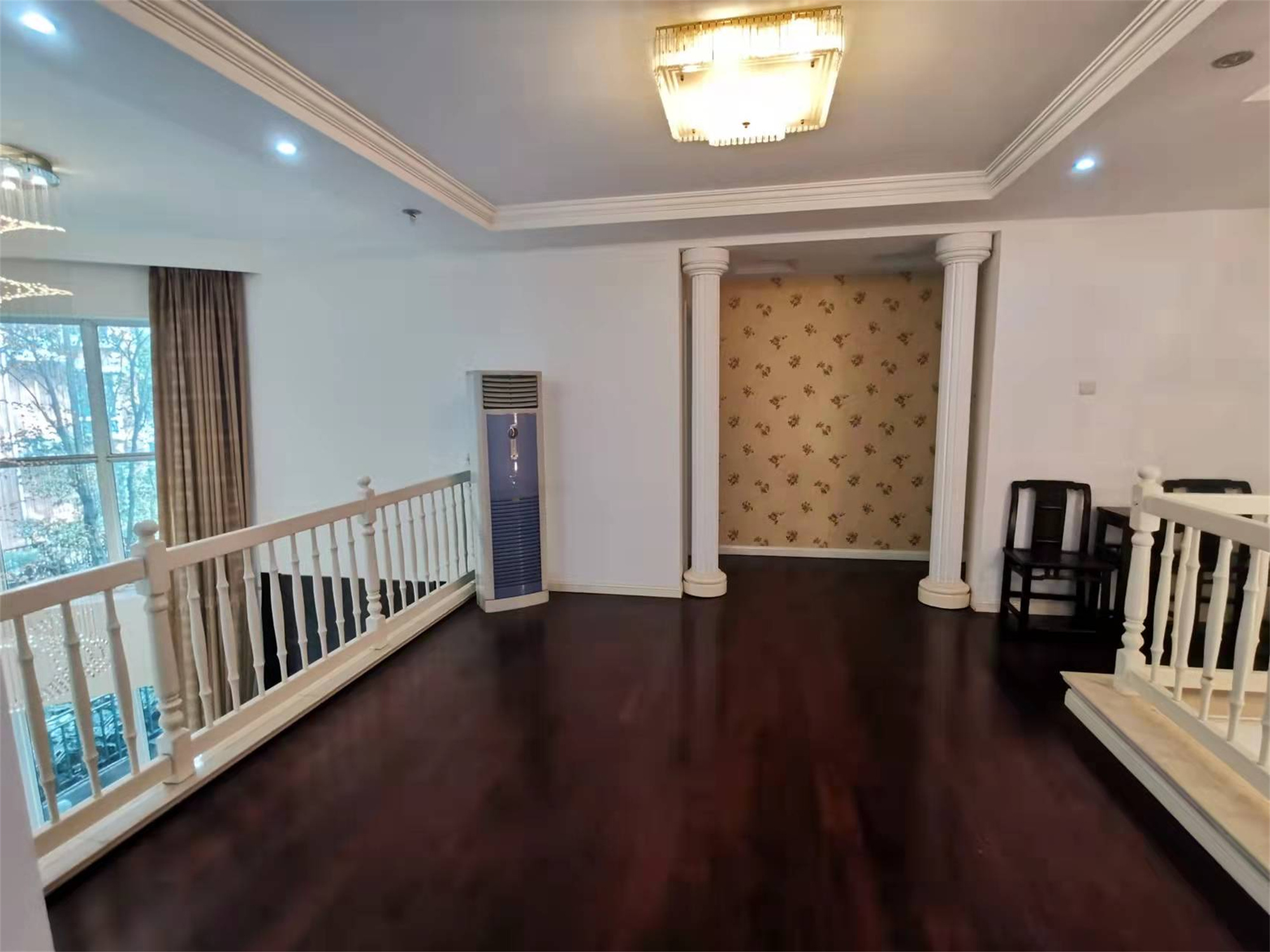 天安花园 4室3厅3卫 280.00m²