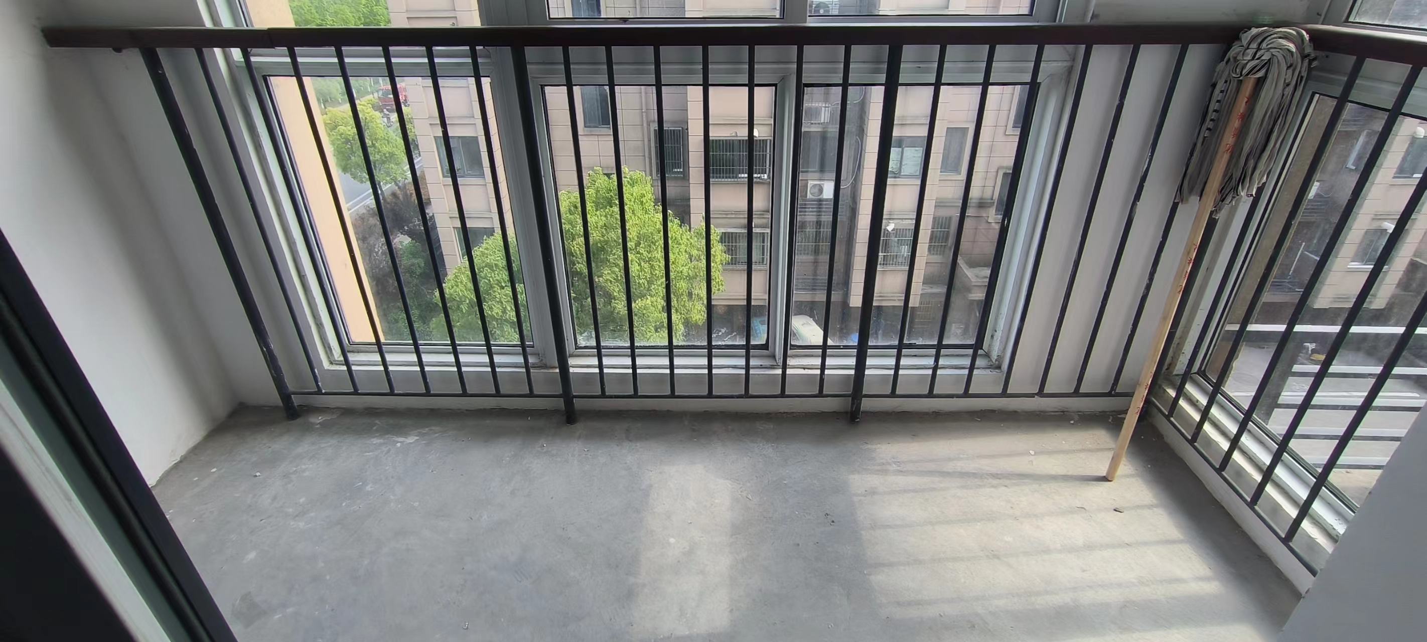 瑞兴花园 2室2厅1卫 98m&sup2;