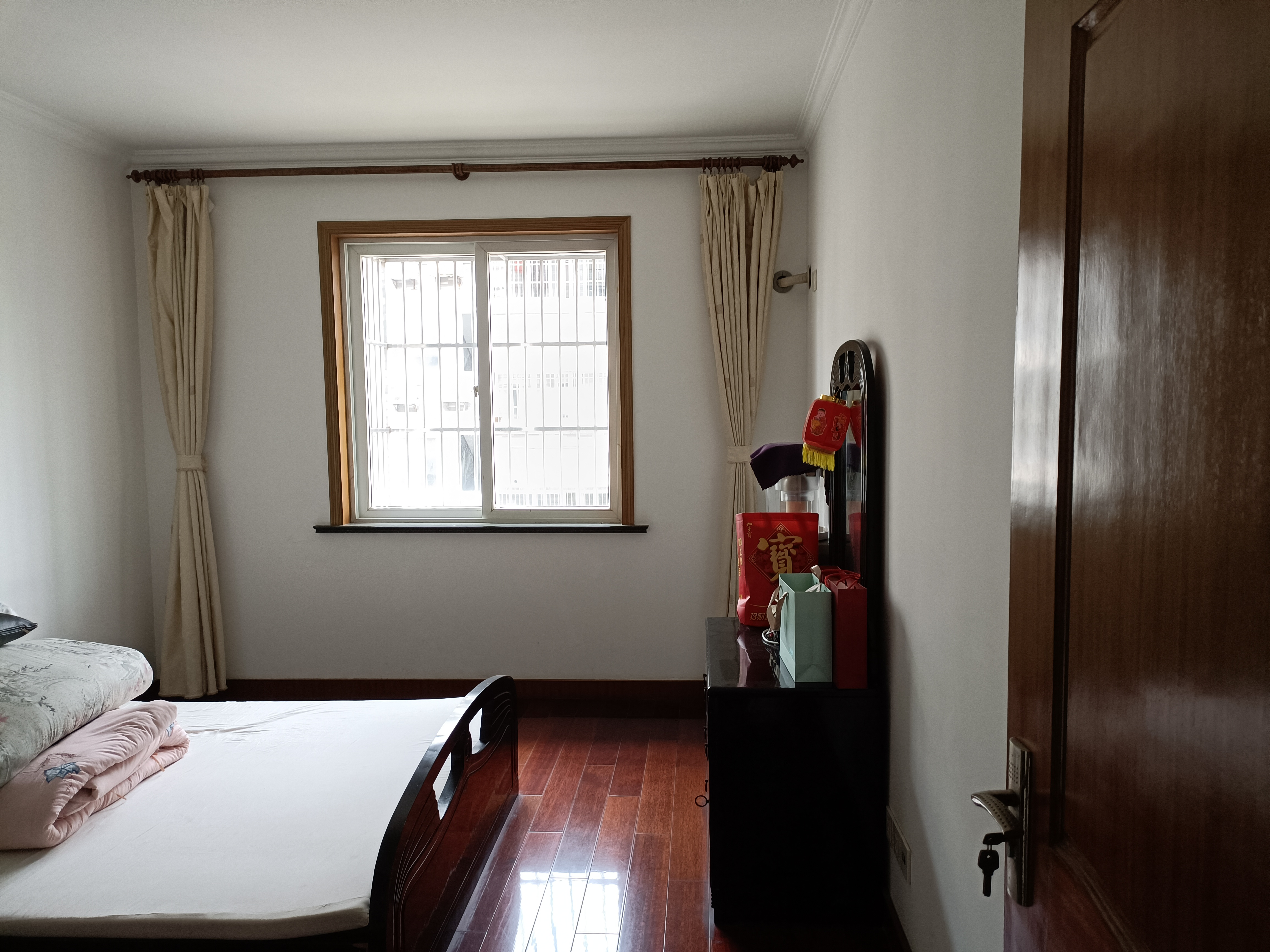 中兴花苑 3室2厅1卫 133m&sup2;