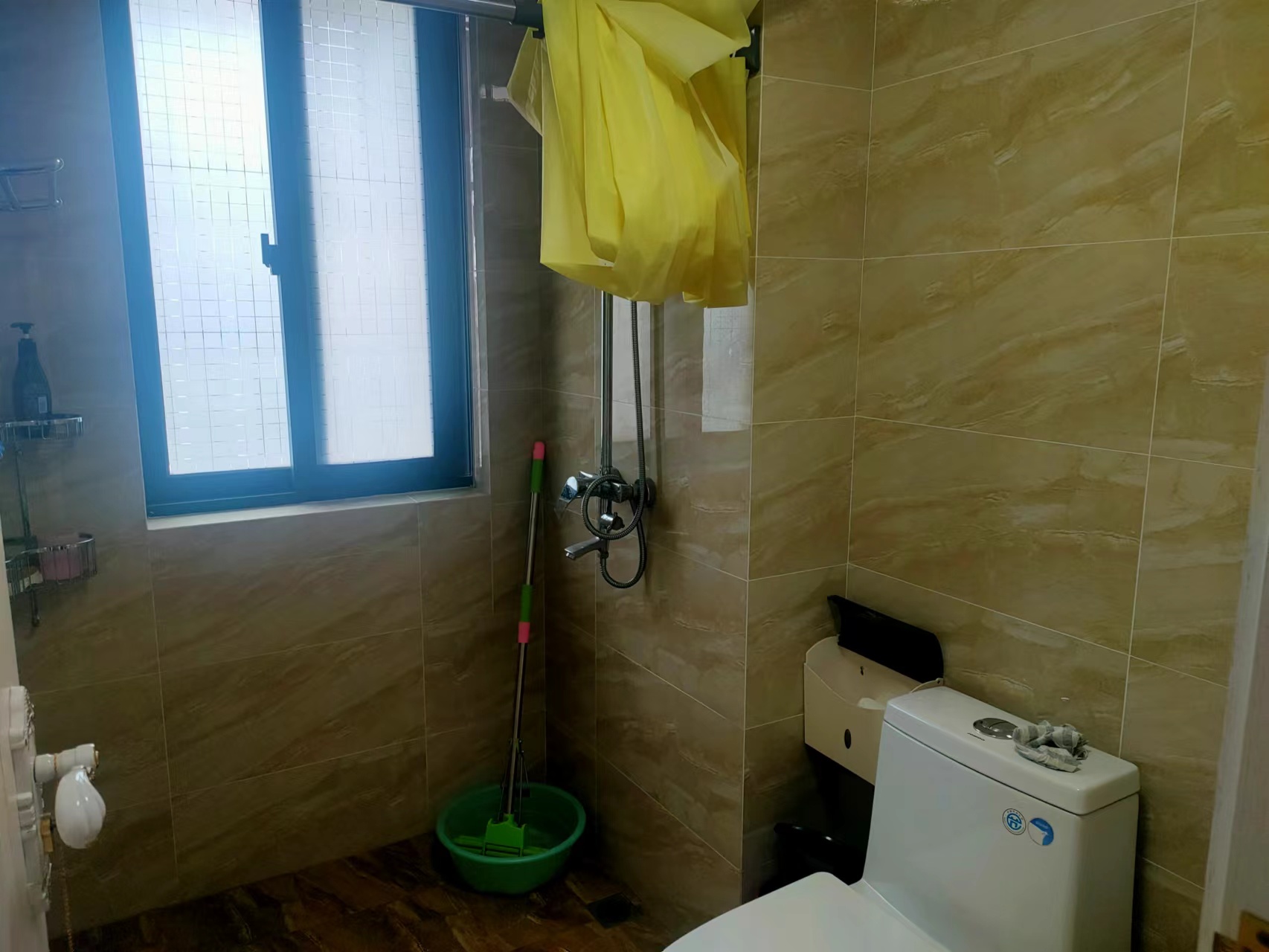 新城小区 4室2厅2卫 90.00m&sup2;