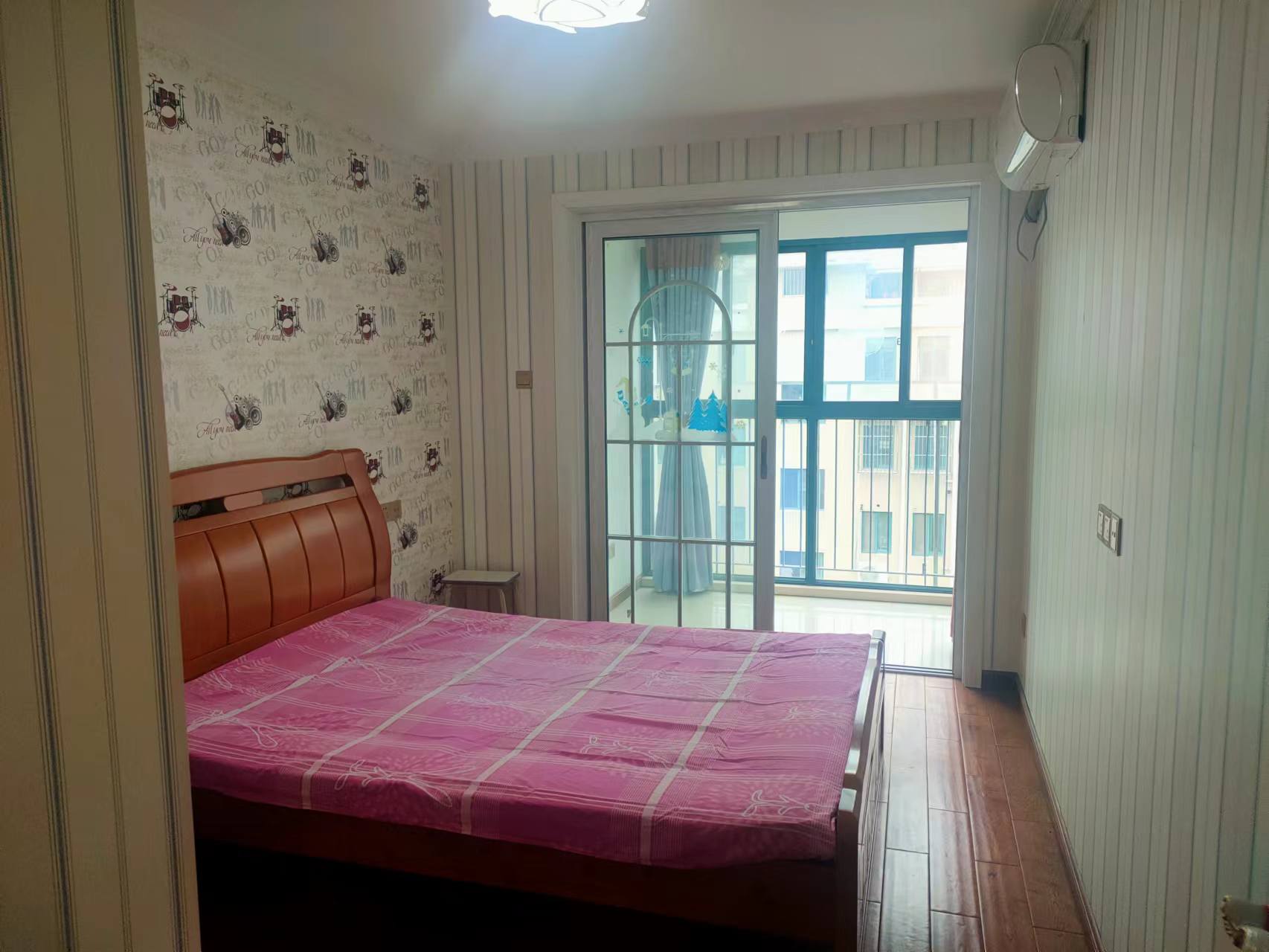 新城小区 4室2厅2卫 90.00m&sup2;