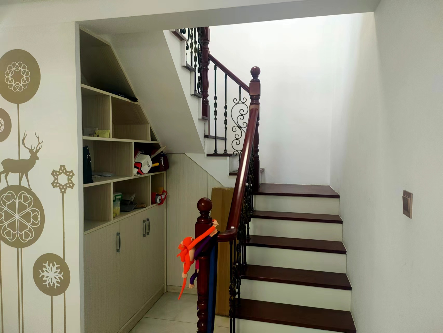 新城小区 4室2厅2卫 90.00m&sup2;