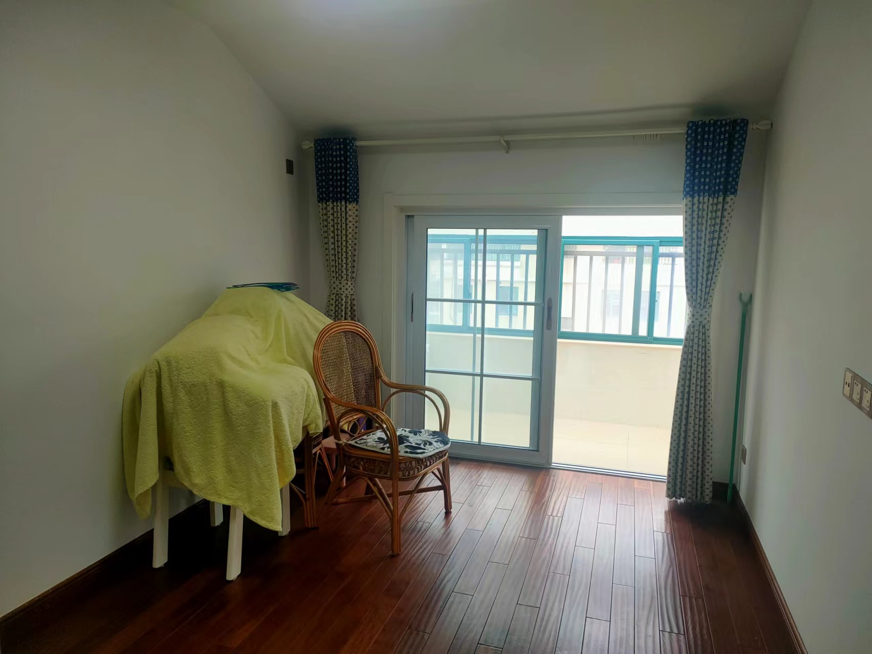 新城小区 4室2厅2卫 90.00m&sup2;