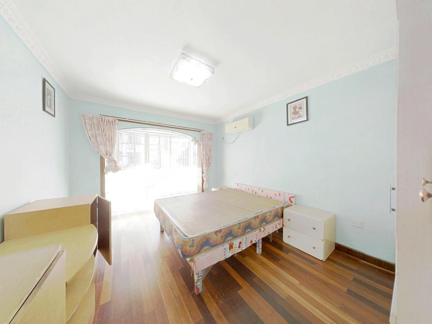 郭里园 5室2厅2卫 189m&sup2;