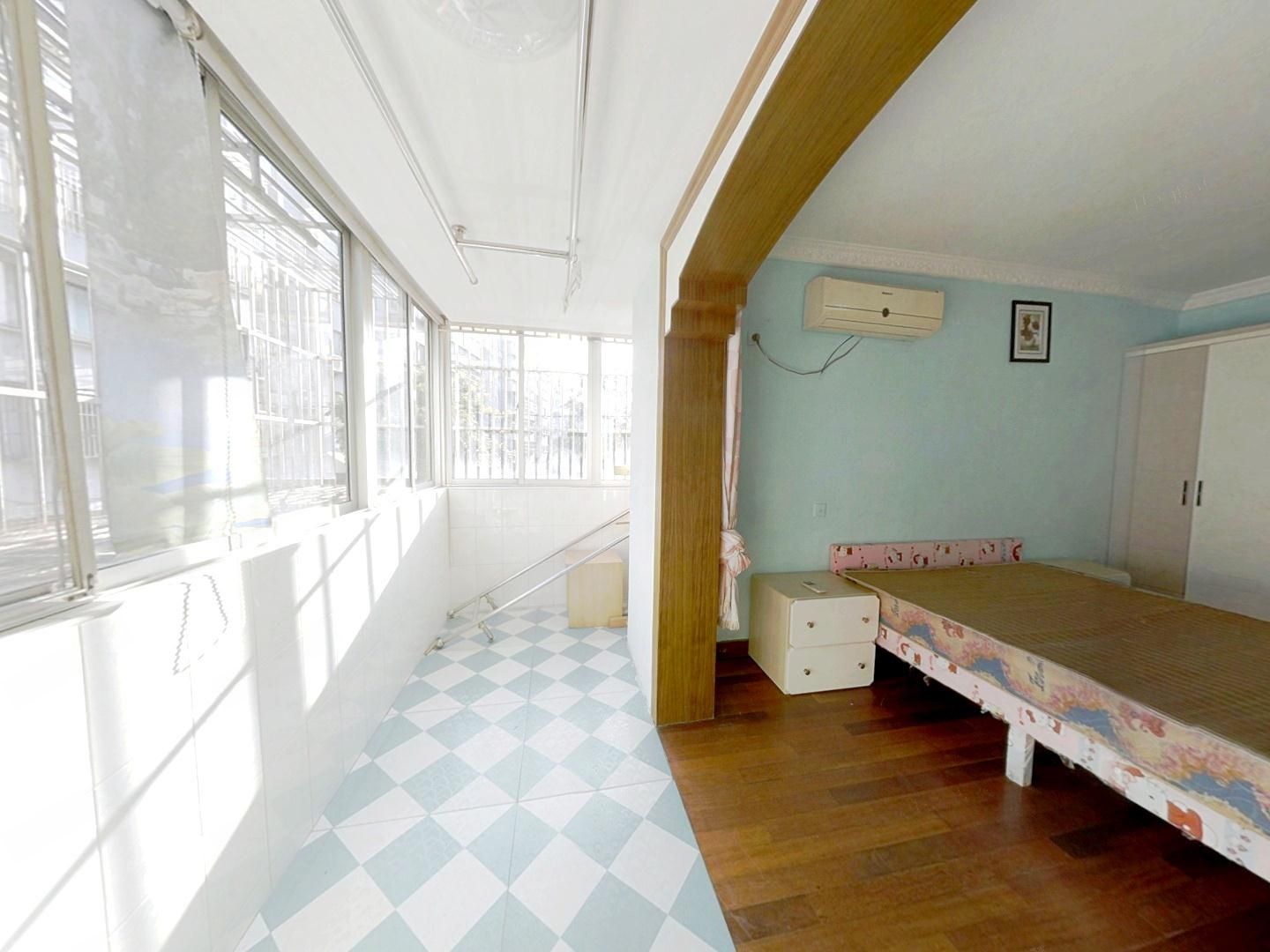 郭里园 5室2厅2卫 189m&sup2;