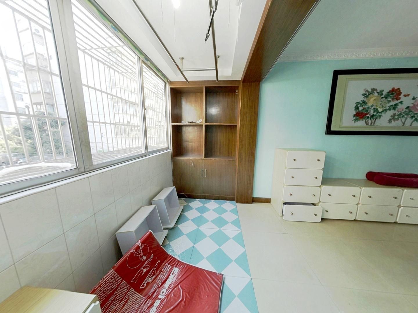 郭里园 5室2厅2卫 189m&sup2;
