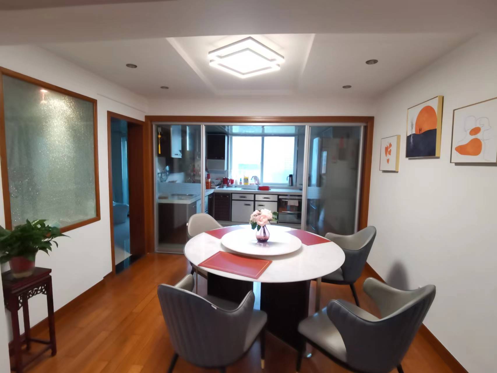 天虹公寓 3室2厅2卫 151.00m&sup2;