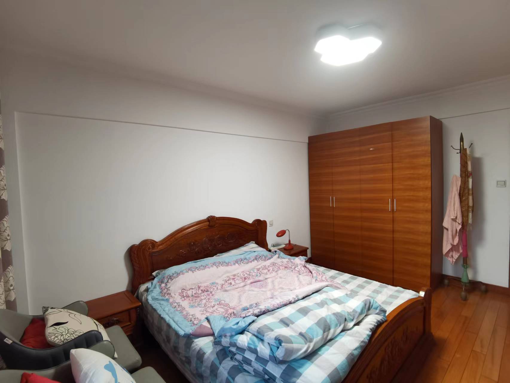天虹公寓 3室2厅2卫 151.00m&sup2;