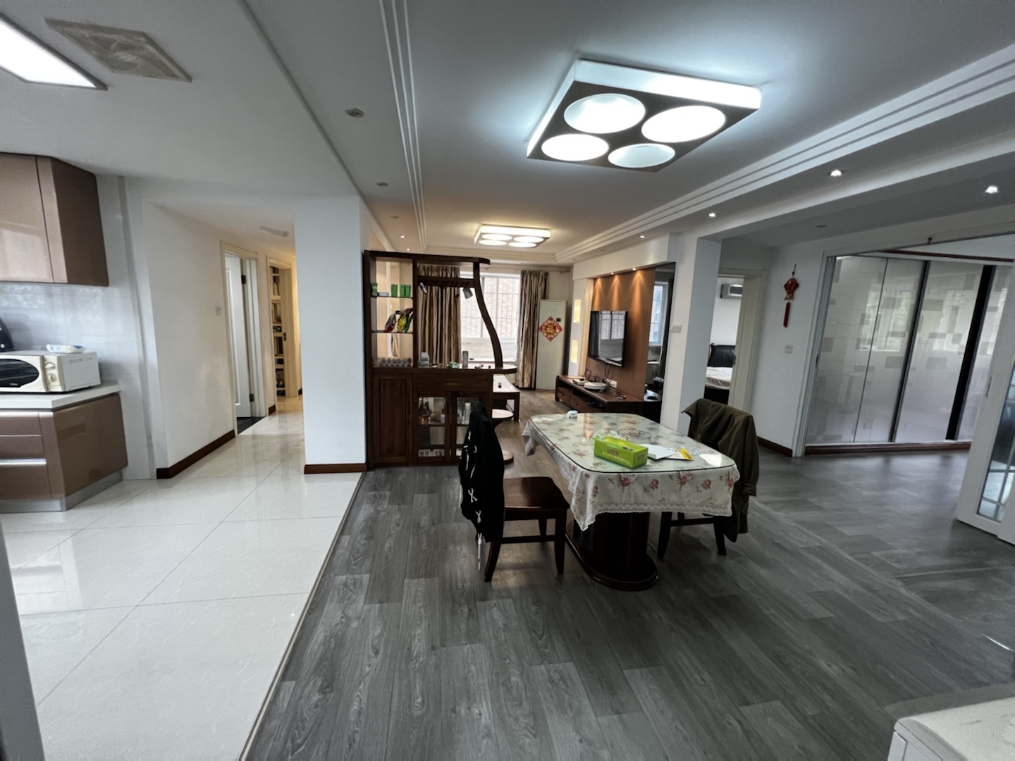 滨江花园 4室2厅1卫 135.00m&sup2;
