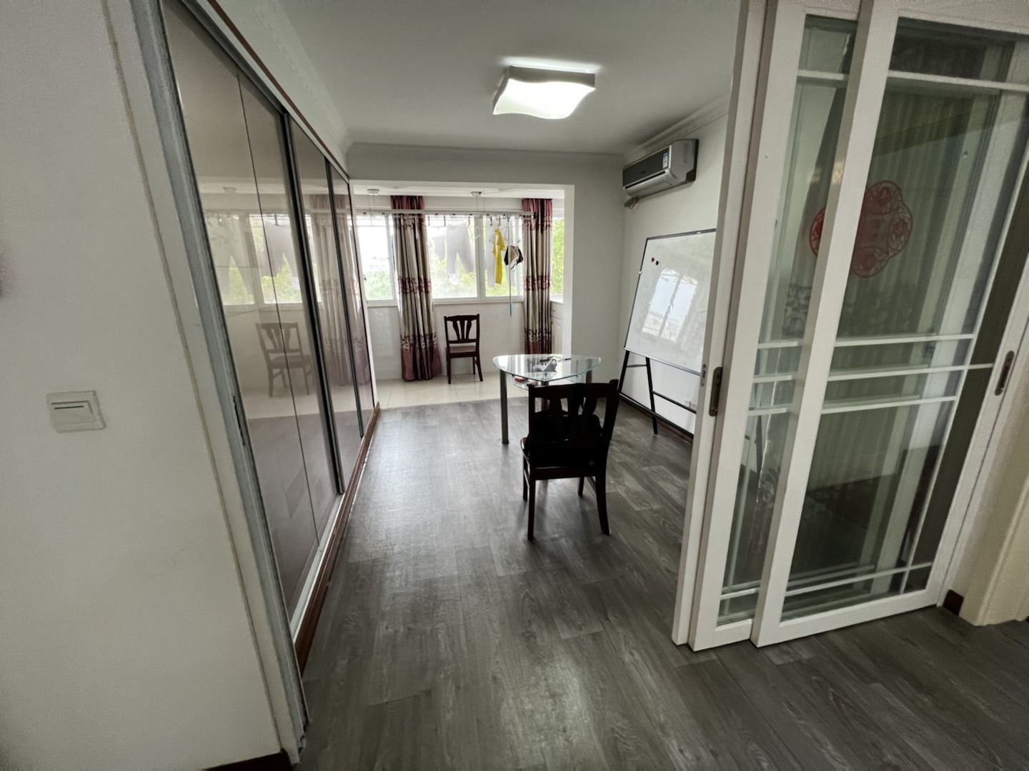滨江花园 4室2厅1卫 135.00m&sup2;