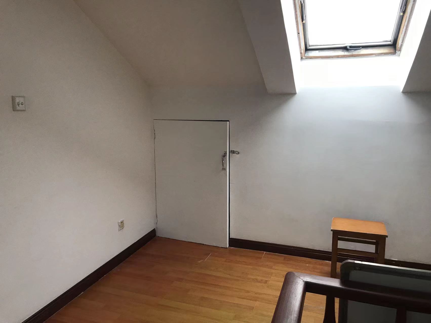 滨河东城 4室2厅2卫 94.71m&sup2;