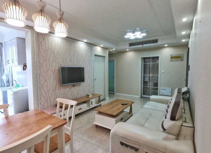 华强城 2室2厅1卫 75m²