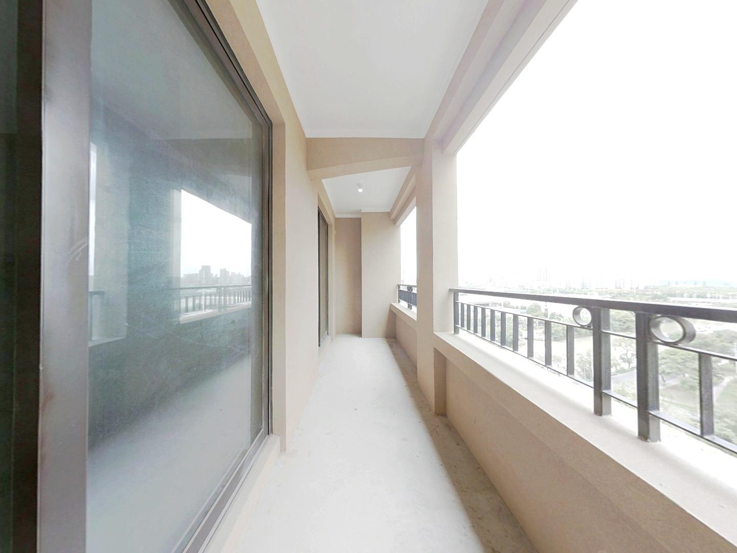 保利香槟国际 4室2厅2卫 143.35m&sup2;