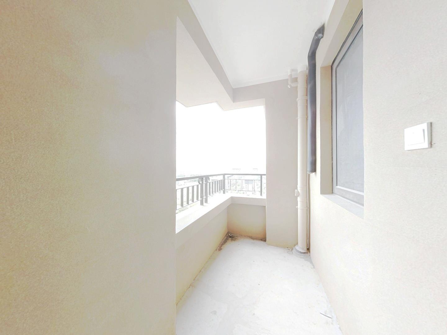 保利香槟国际 4室2厅2卫 143.35m&sup2;