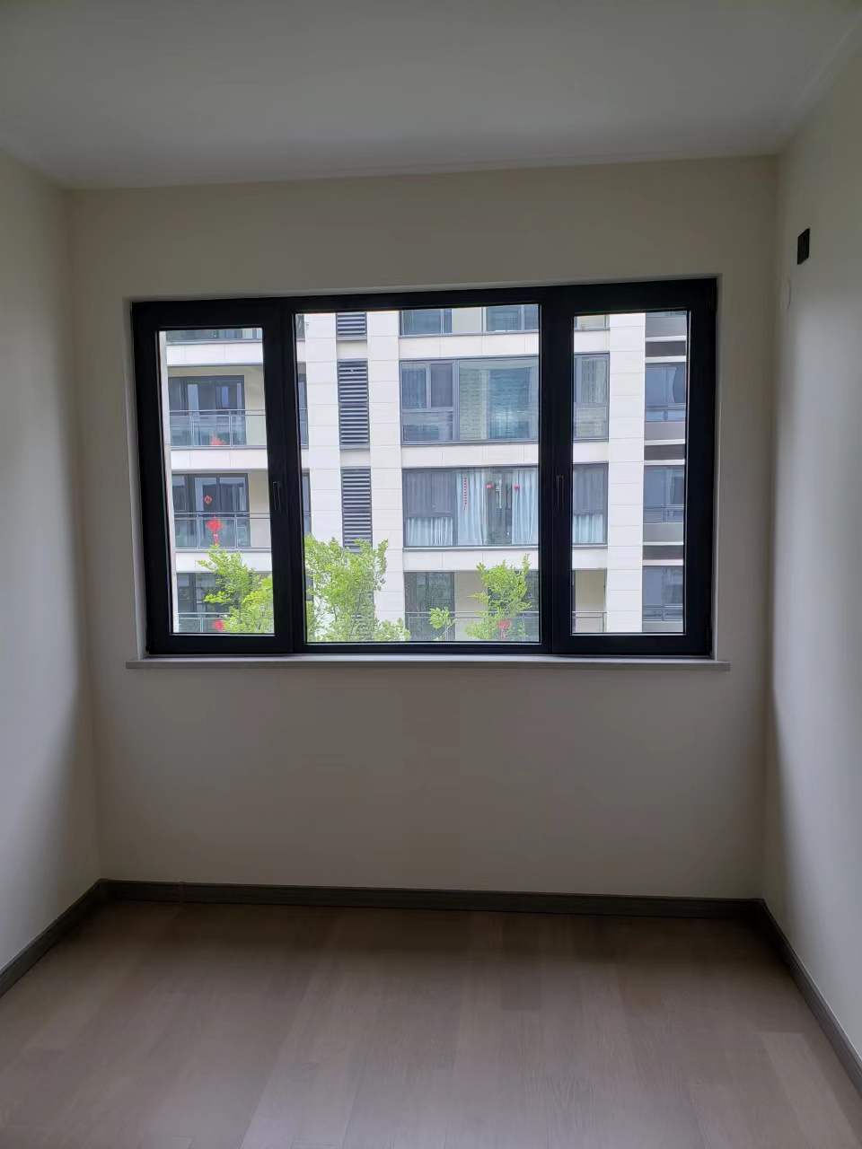 万科翡翠公园 3室2厅1卫 98.00m&sup2;