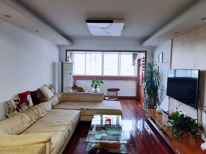天馨花苑 3室2厅2卫 127m&sup2;