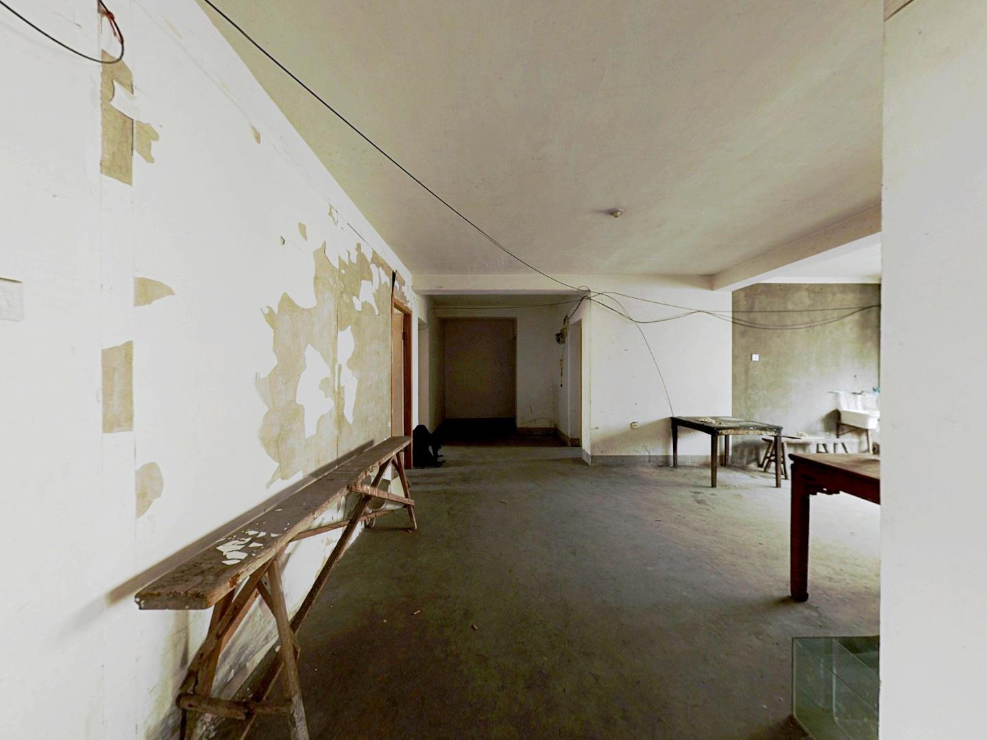 滨河东城 3室2厅2卫 135m&sup2;