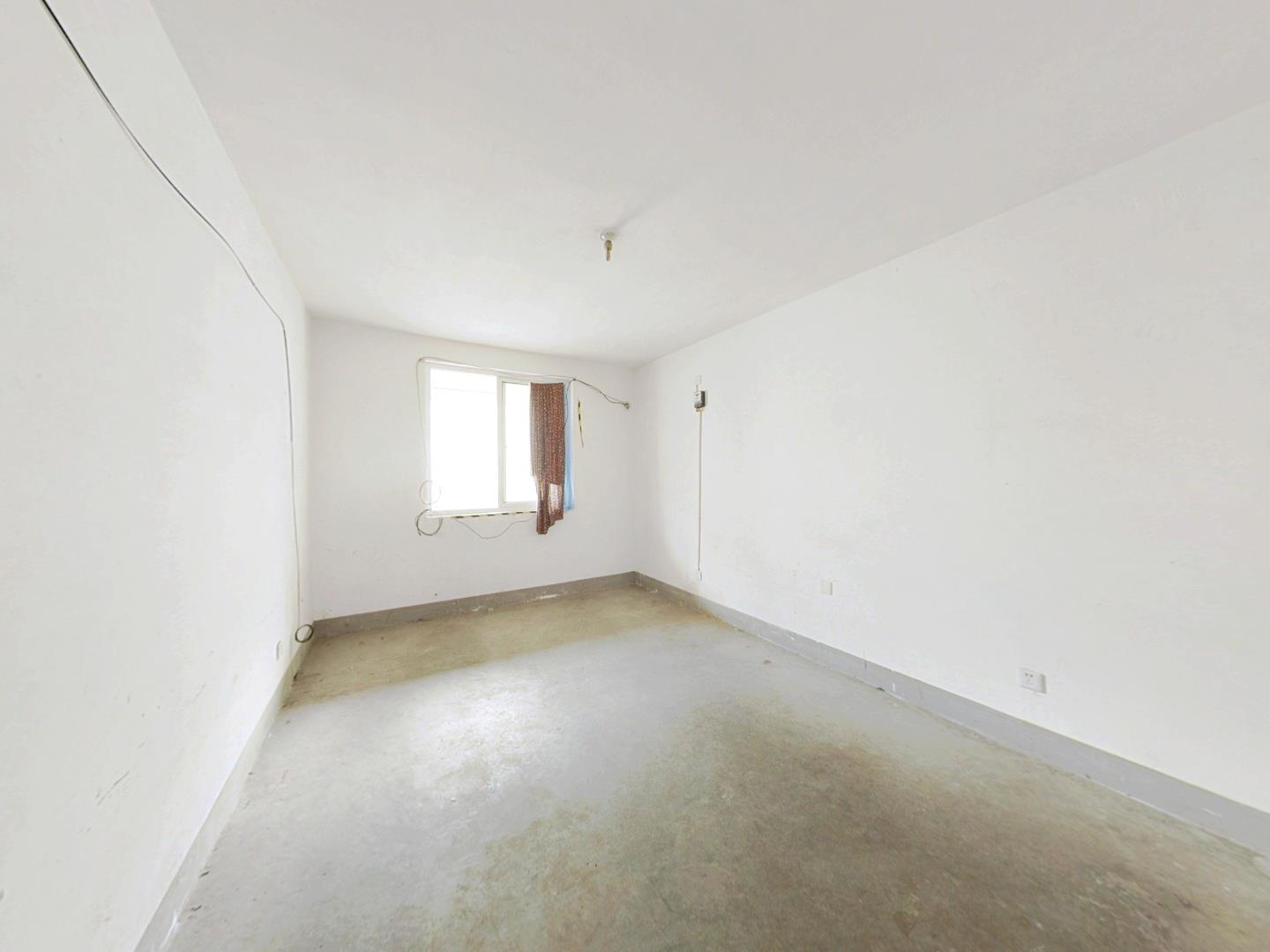 滨河东城 3室2厅2卫 135m&sup2;