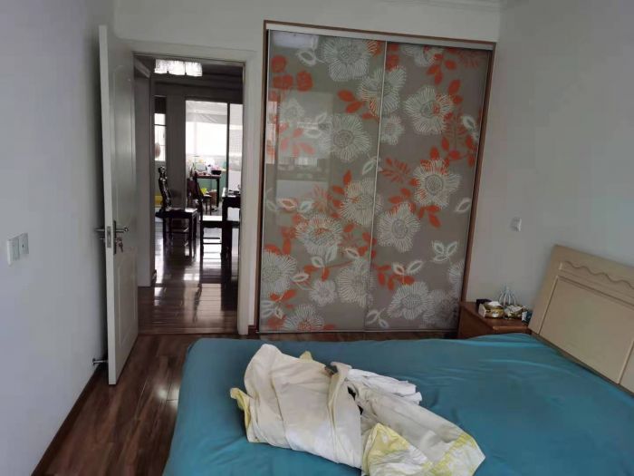 和盛林荫水岸 3室2厅1卫 140m&sup2;