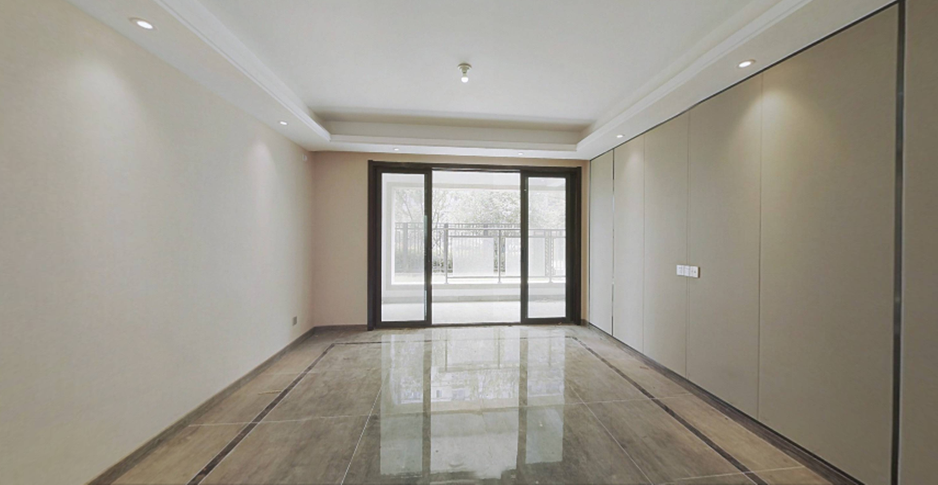 远创樾府 3室2厅2卫 300m²