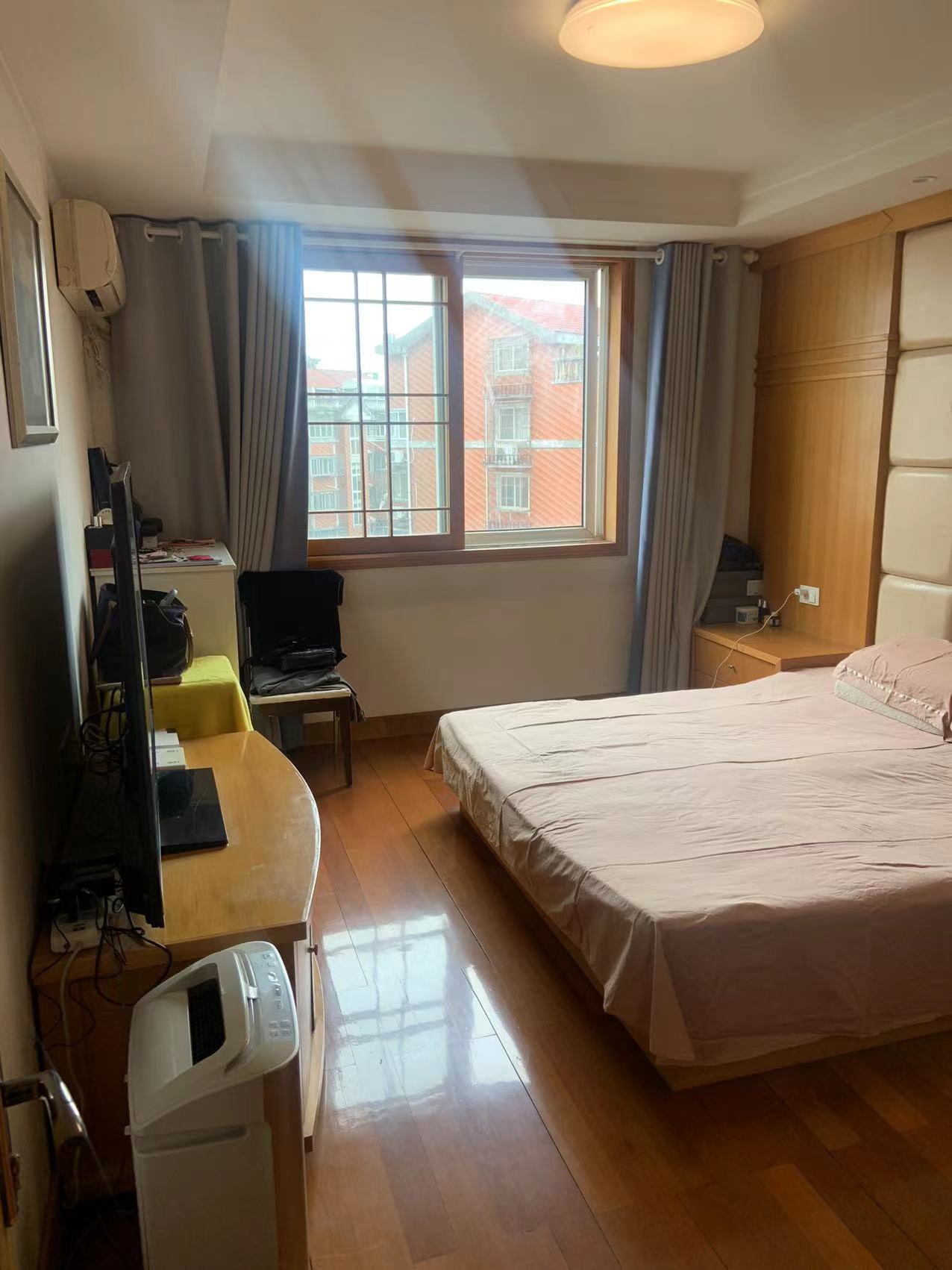 北郭东村南区 3室2厅2卫 141.37m&sup2;
