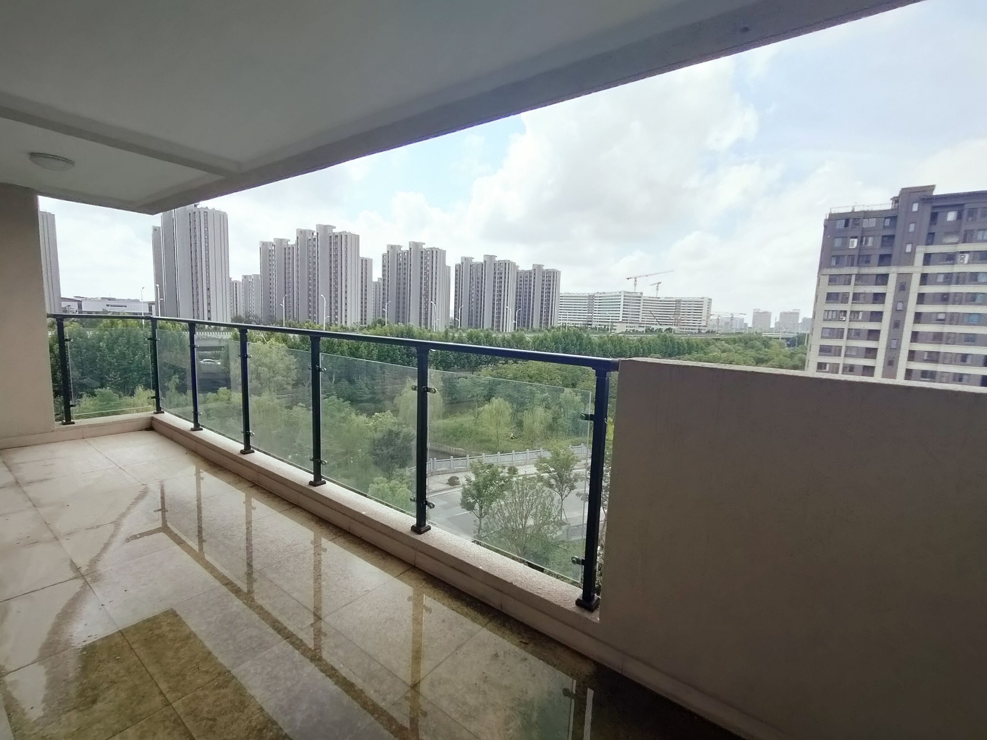 南通碧桂园翡翠华府 4室2厅2卫 143m&sup2;