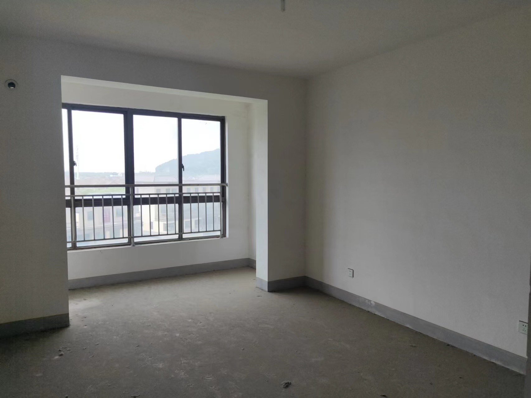 山景水岸 3室2厅2卫 143m&sup2;
