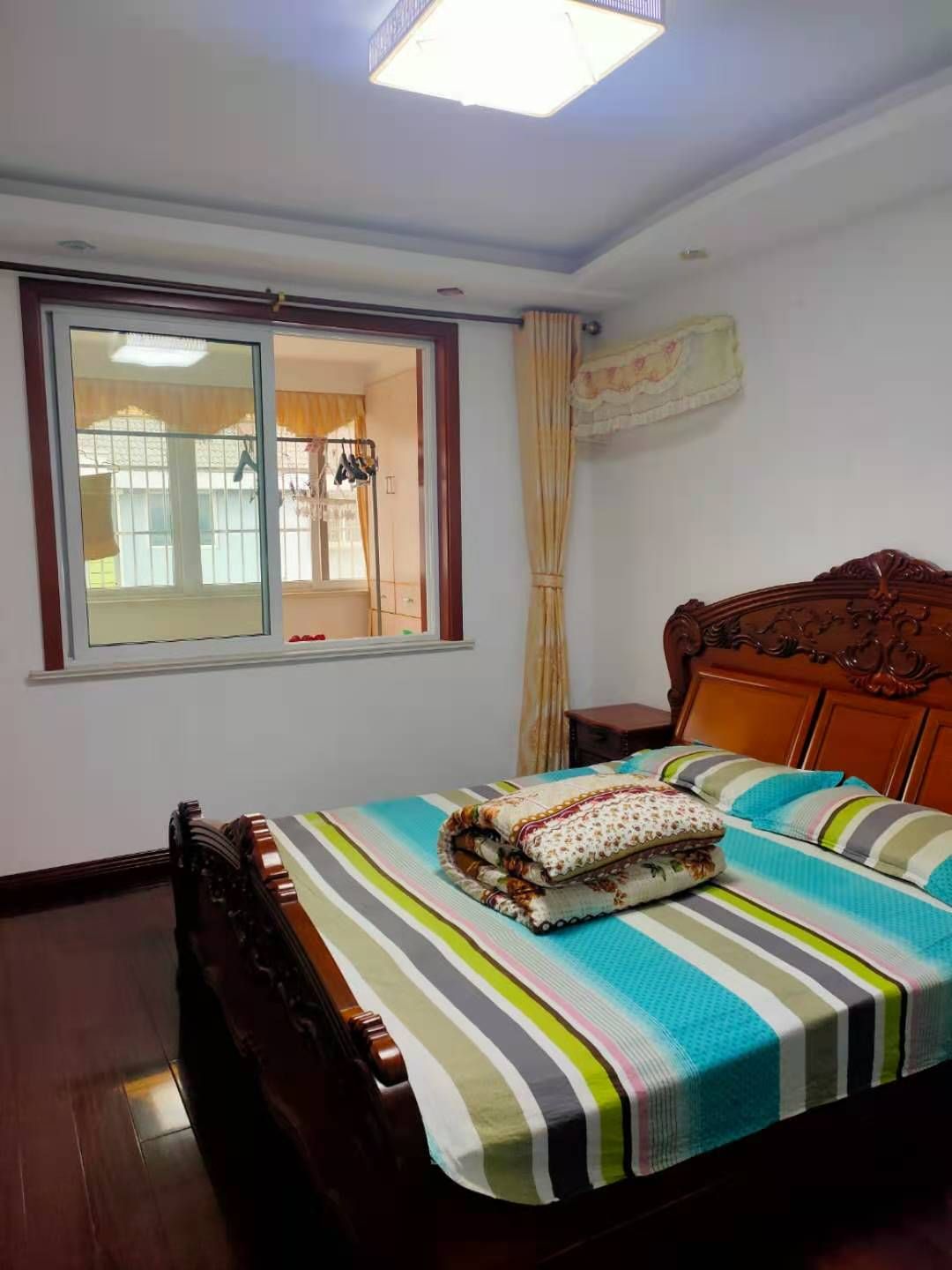 公园二村 5室2厅2卫 253m&sup2;