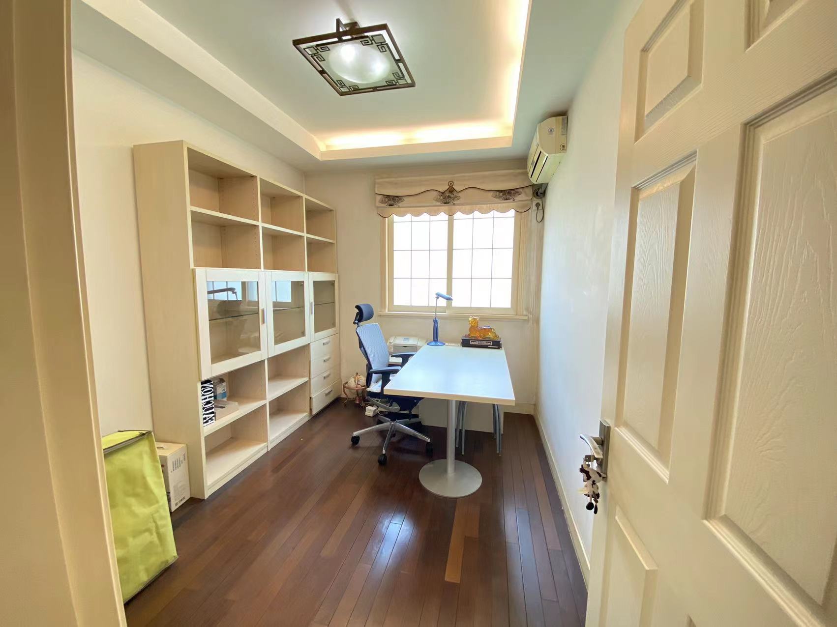 天安花园 4室2厅2卫 194m&sup2;