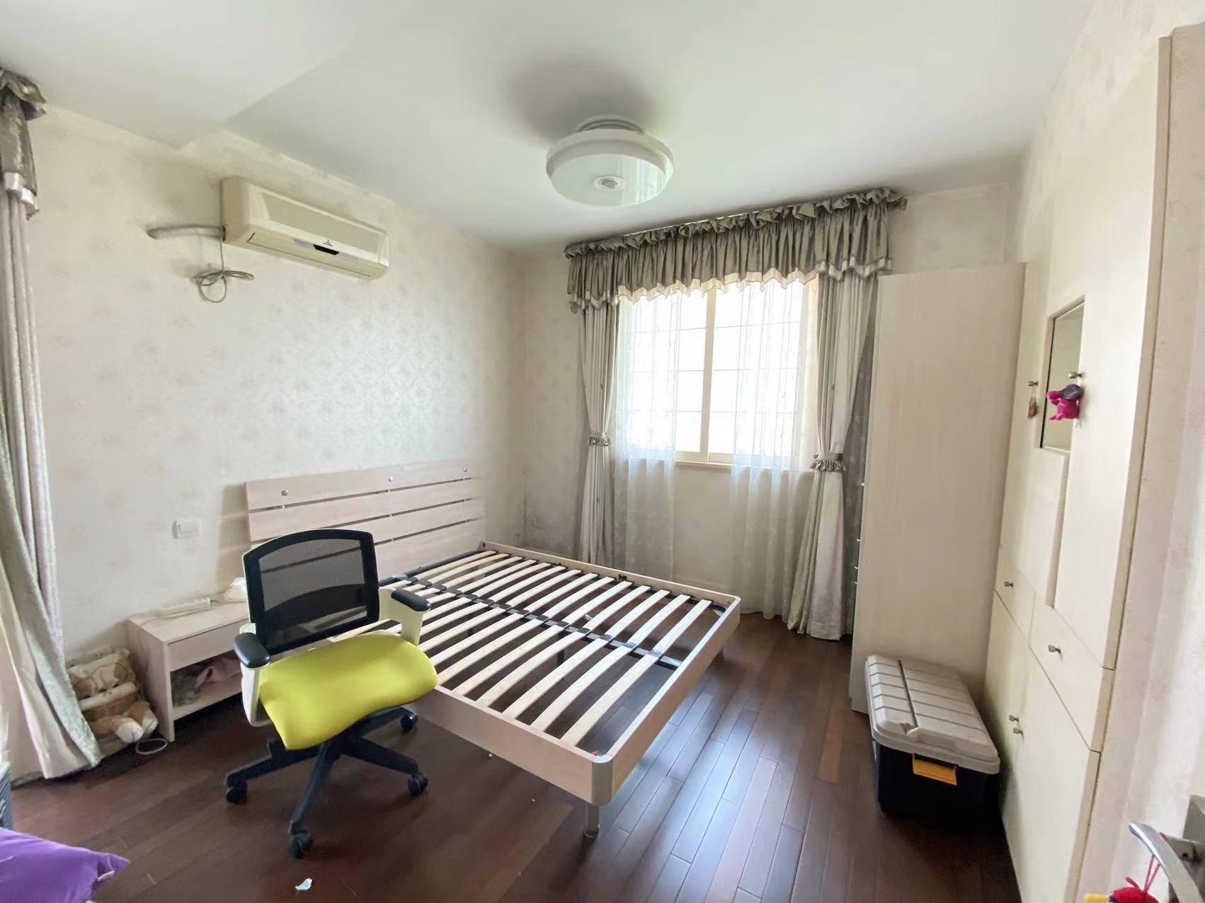 天安花园 4室2厅2卫 194m&sup2;
