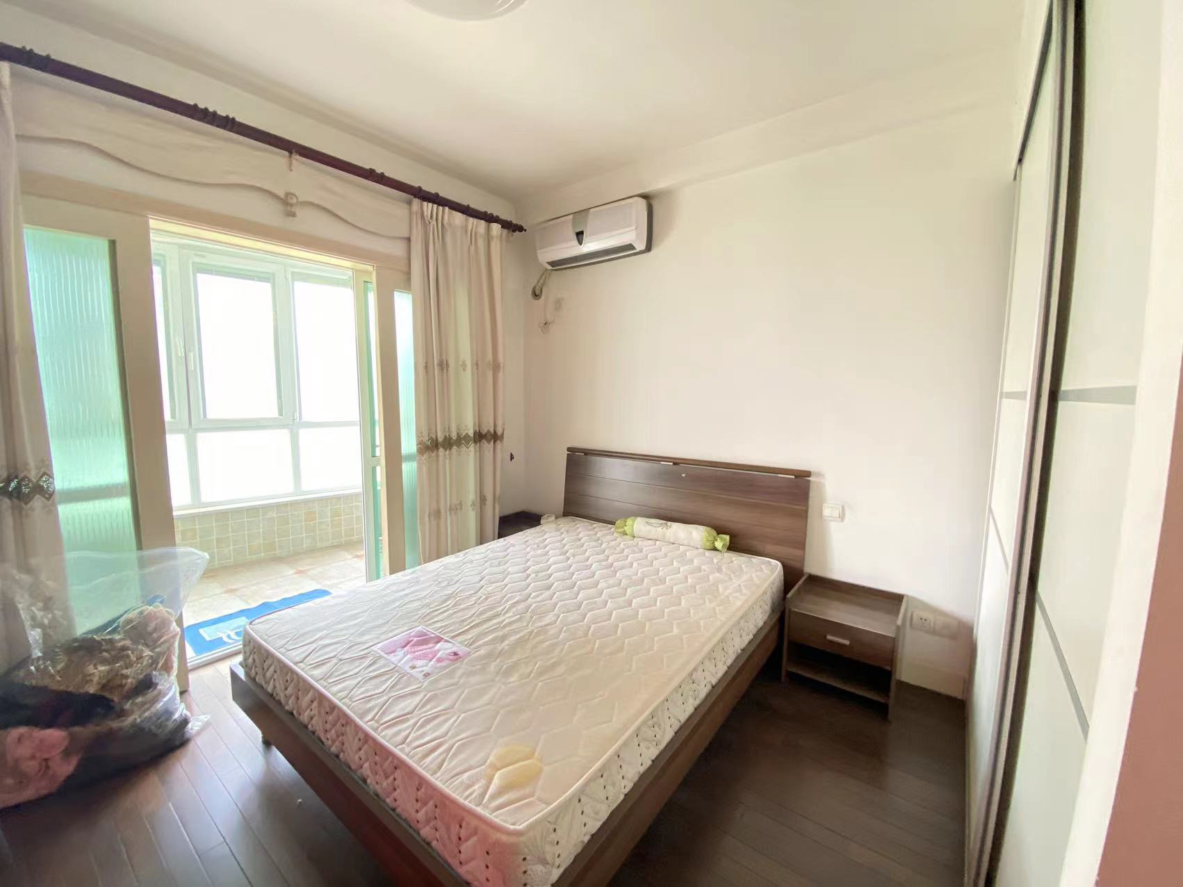 天安花园 4室2厅2卫 194m&sup2;