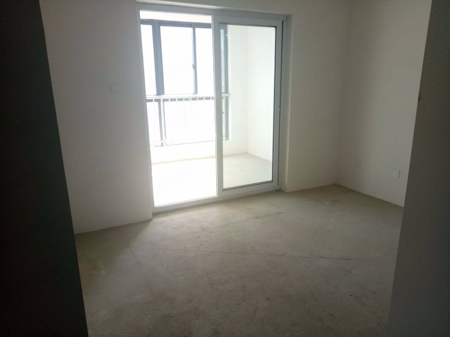 中港翡翠城 3室厅卫 107.61m&sup2;