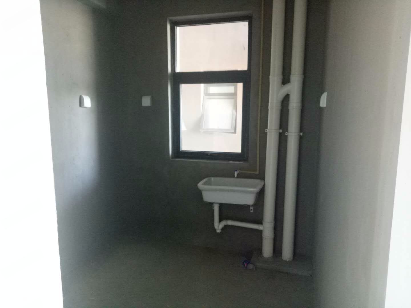 中港翡翠城 3室厅卫 107.61m&sup2;