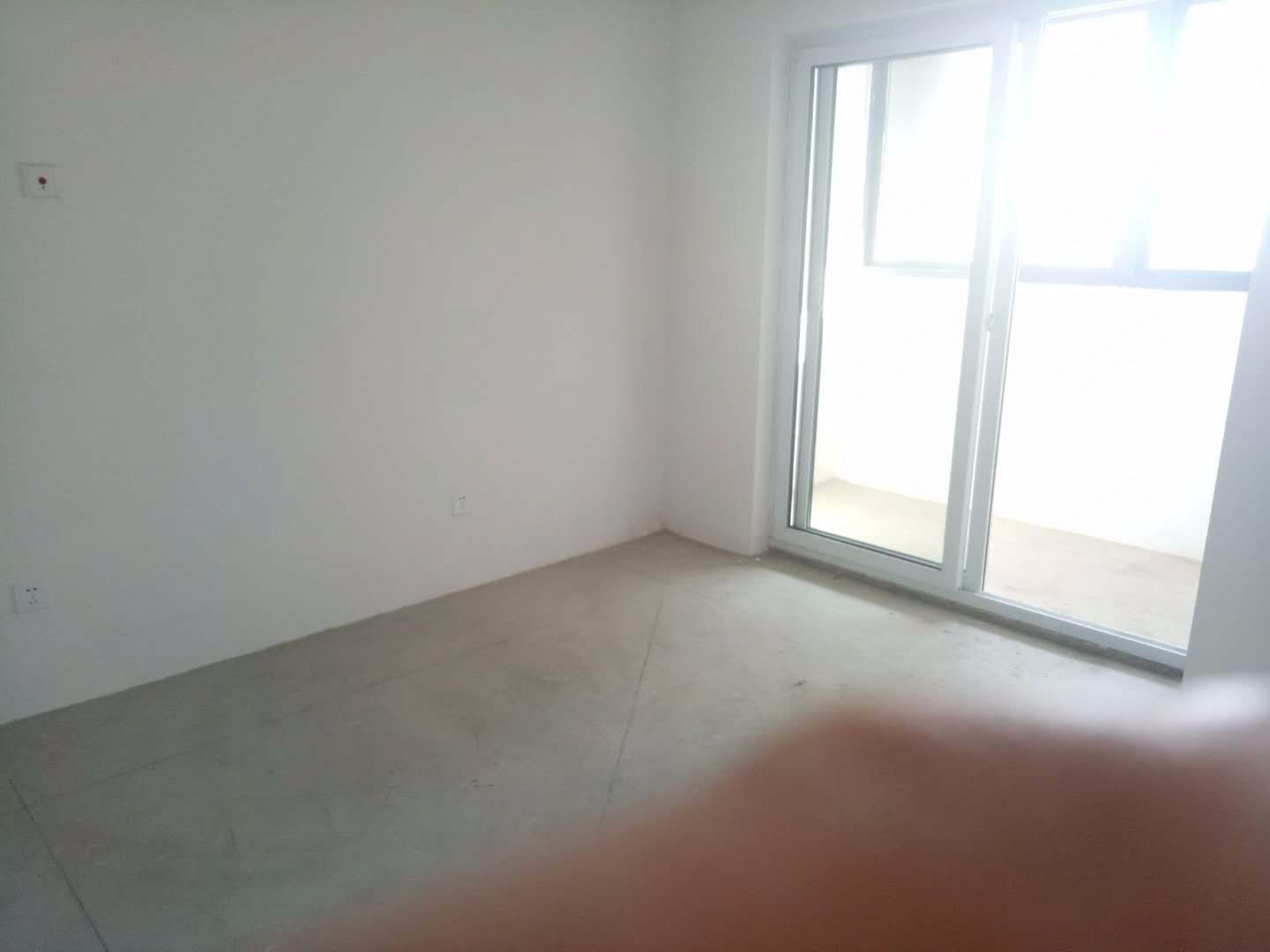 中港翡翠城 3室厅卫 107.61m²