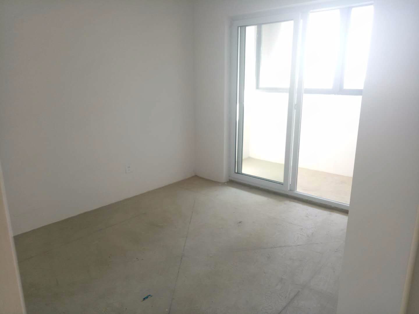 中港翡翠城 3室厅卫 107.61m&sup2;