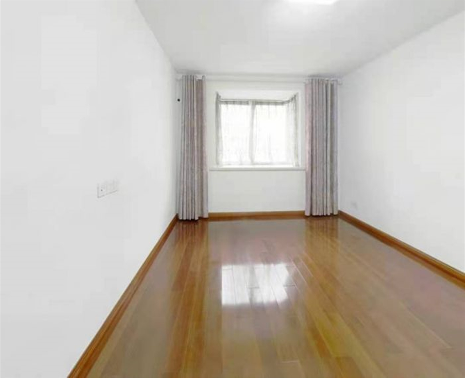 德民花苑 3室2厅1卫 143.6m&sup2;