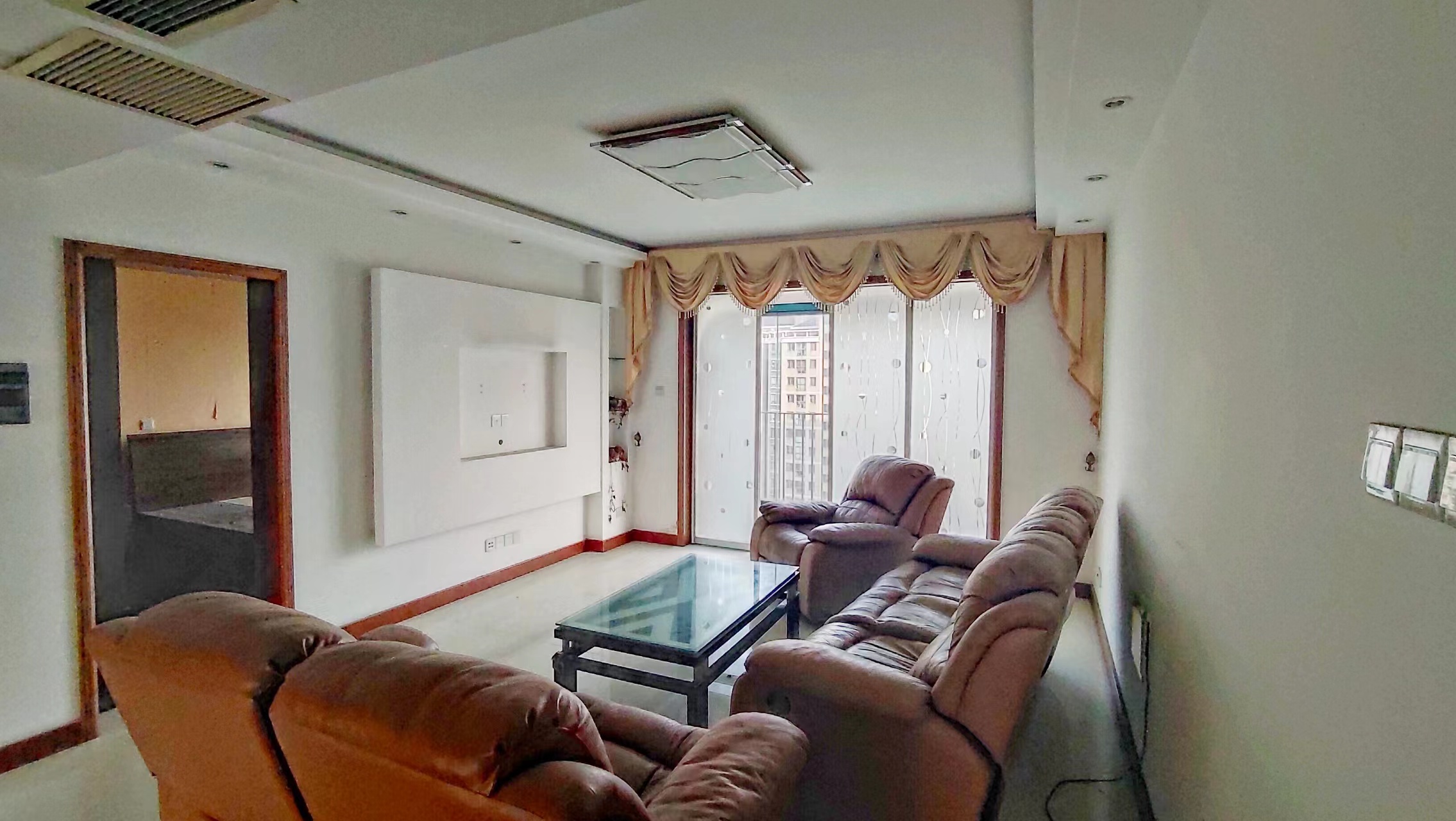 新城小区 3室2厅2卫 146m&sup2;