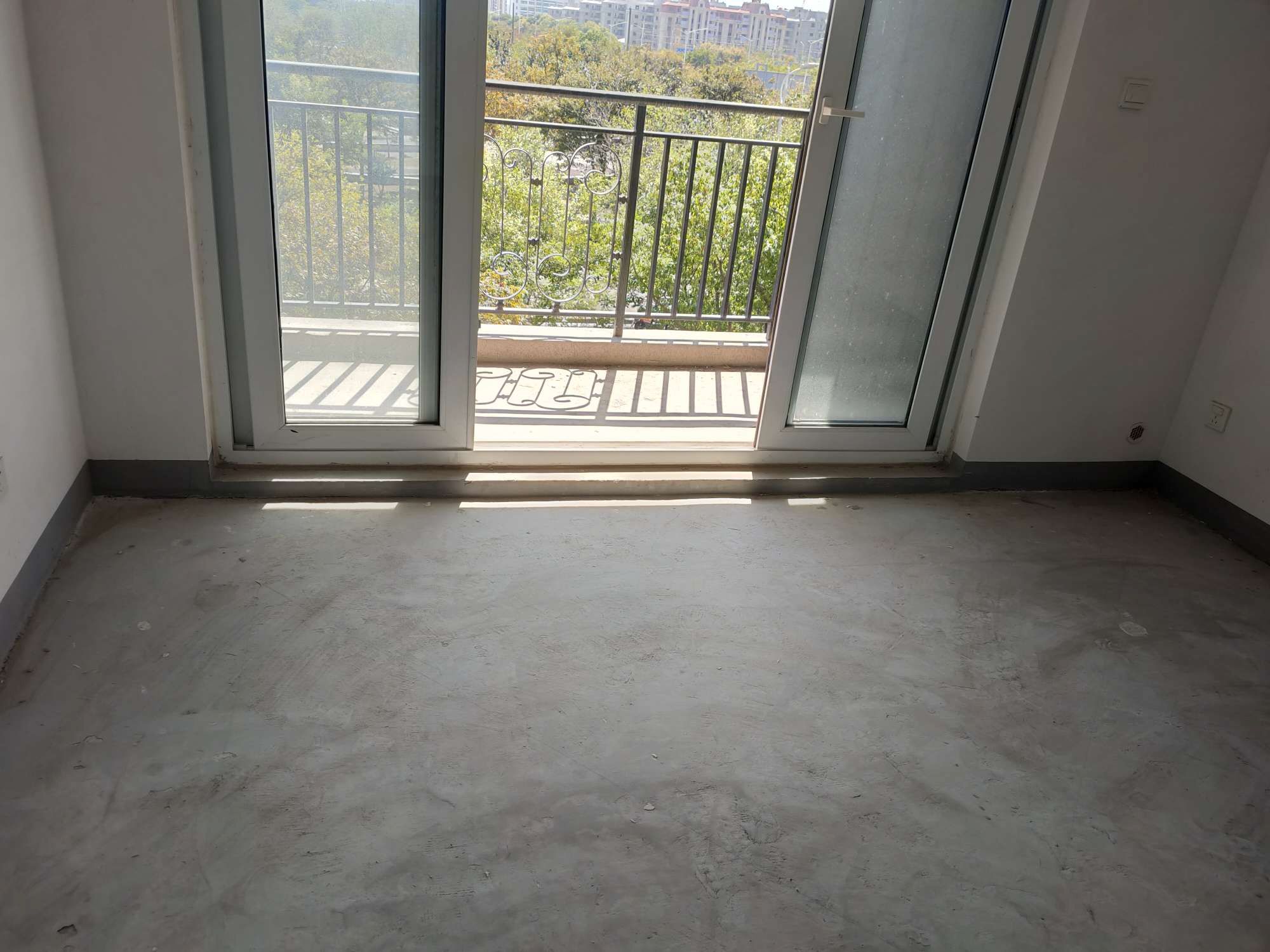 金科廊桥水岸 3室2厅1卫 112m&sup2;